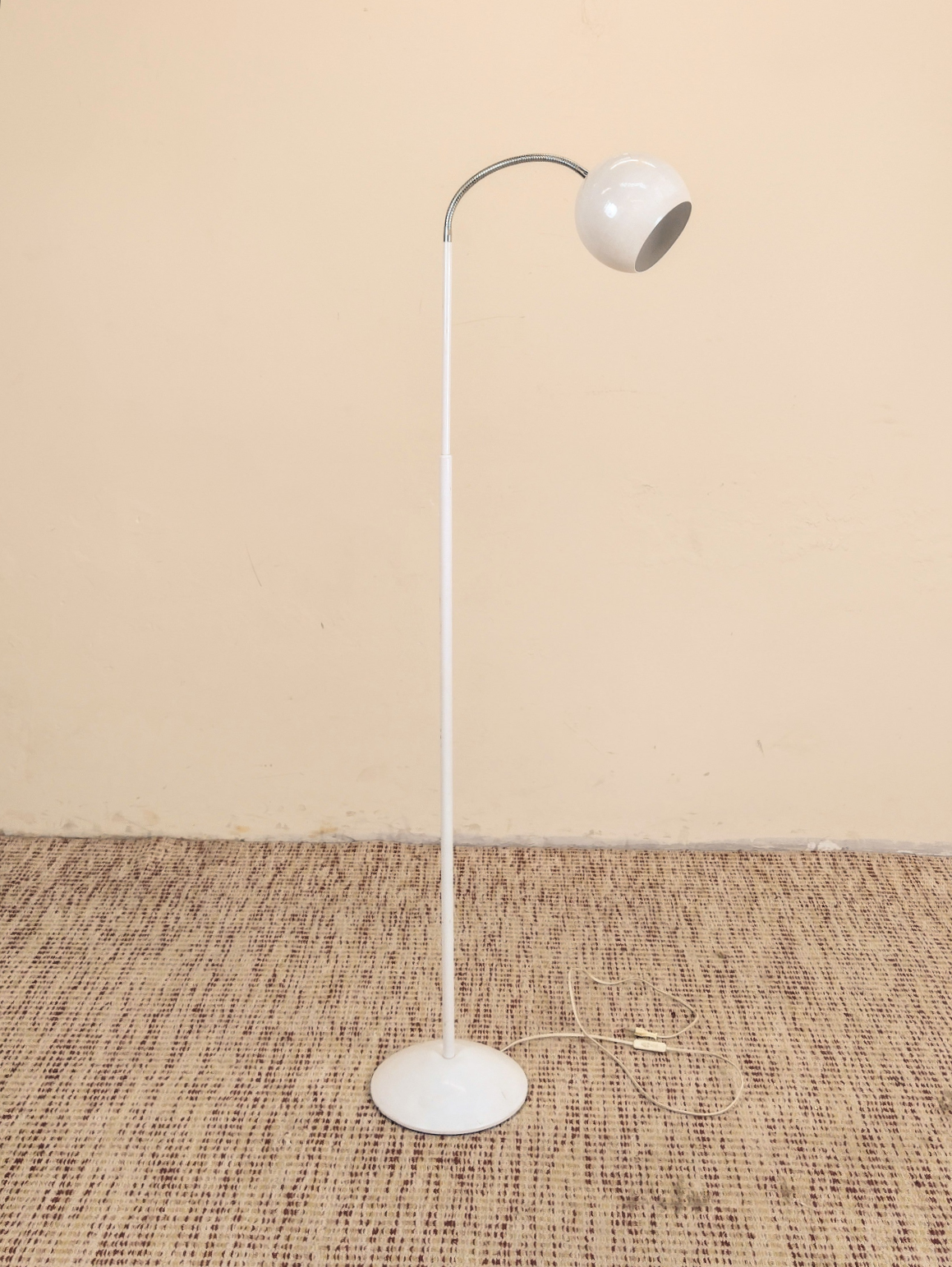 Luminária de Chão em ferro branco (A- 179cm)