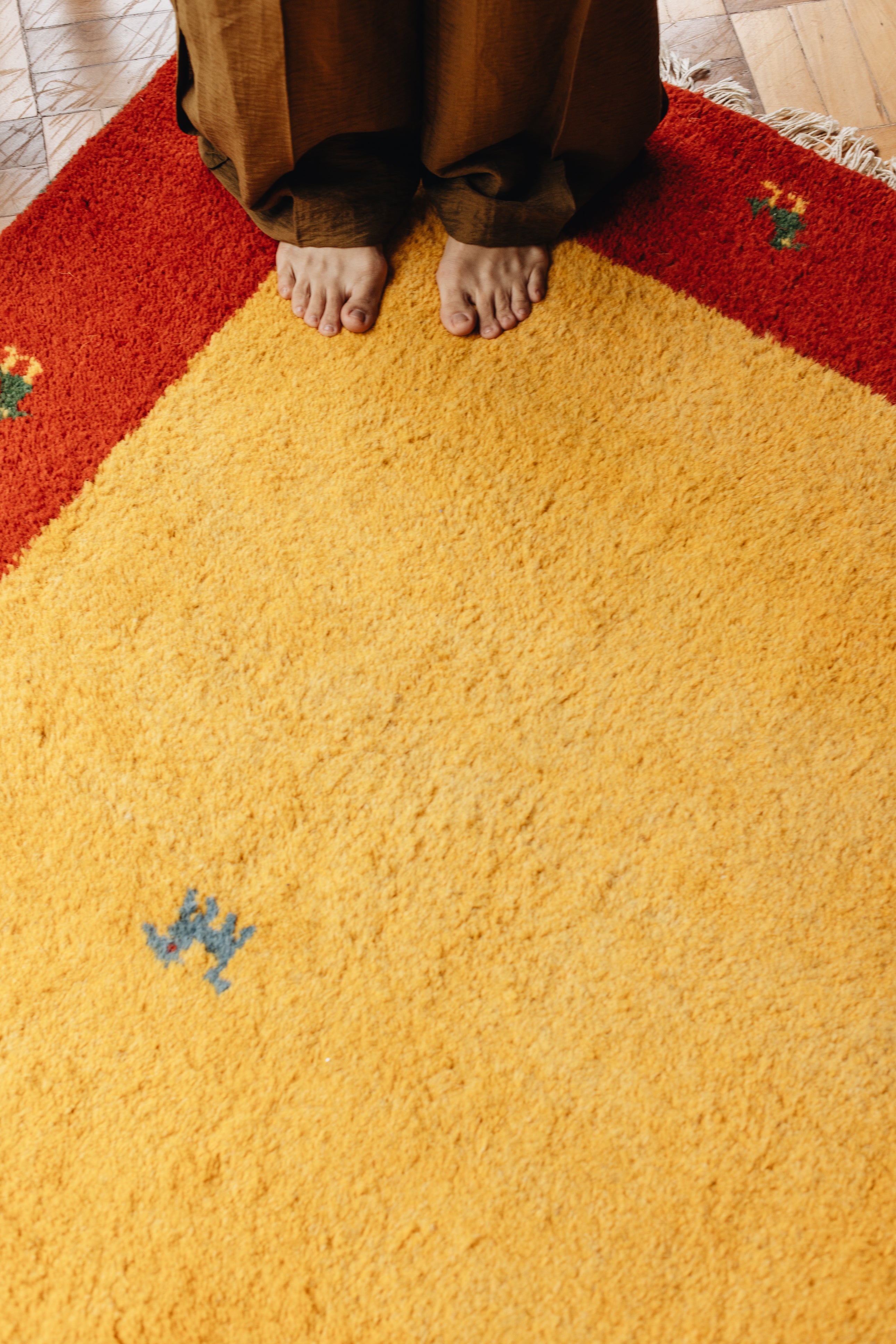 Tapete Sol | 3,05m x 1,95m | Gabbeh em vermelho e amarelo