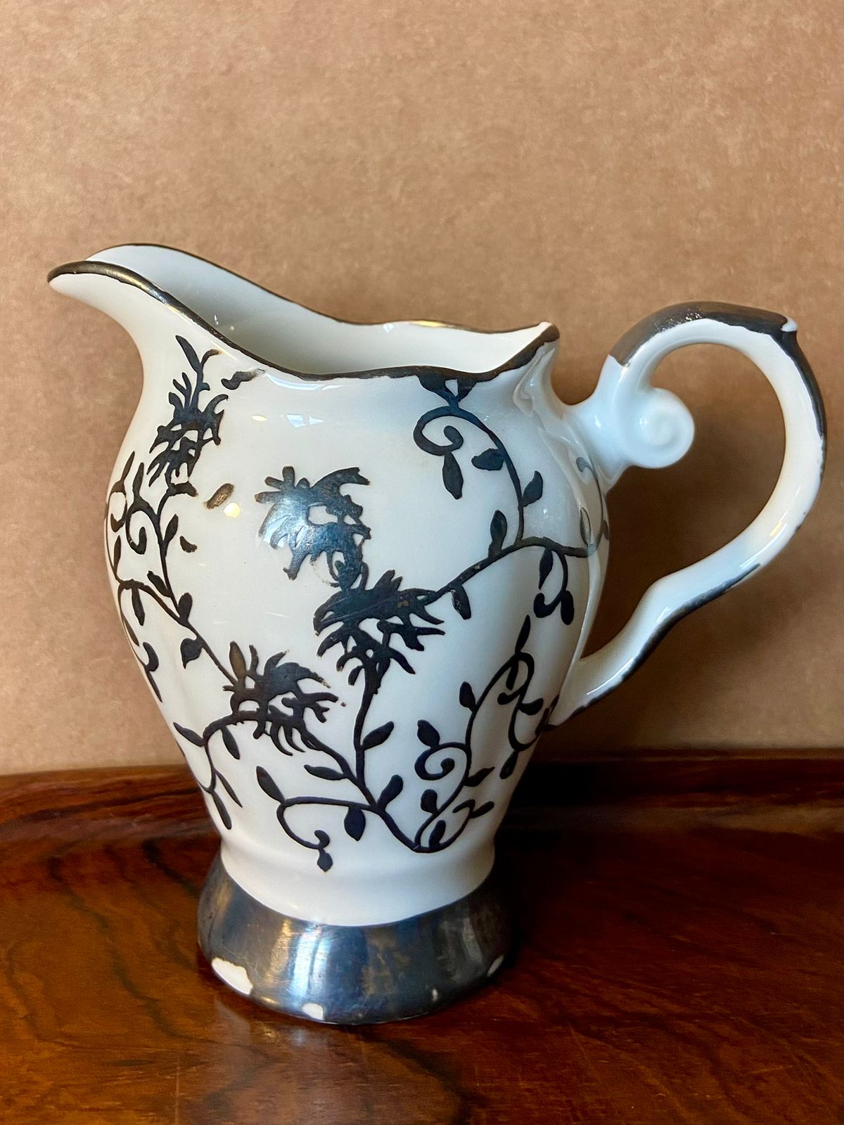 Conjunto de chá Porcelana Real em porcelana branca e preta — bule, leiteira e açucareiro (DMCPS_270)