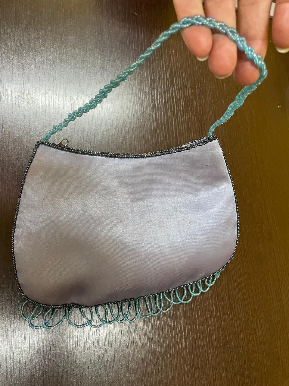 Bolsa de mão azul Vintage de miçangas. com motivos florais 