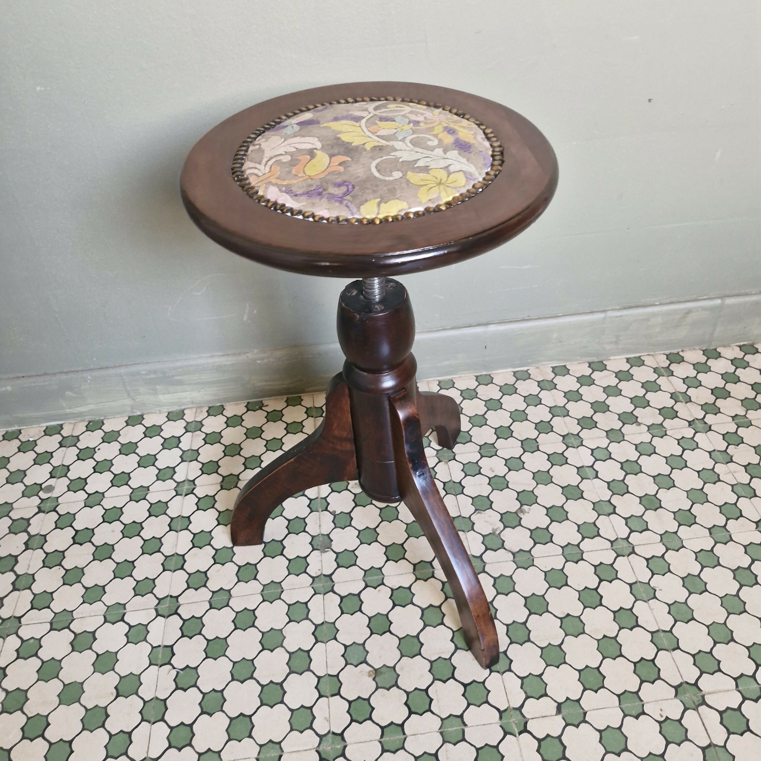 Banqueta de Piano redonda com regulagem