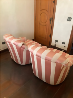 Par de Poltronas Listradas Retrô Elegantes Rosa & Creme| Peças de Destaque na Decoração
