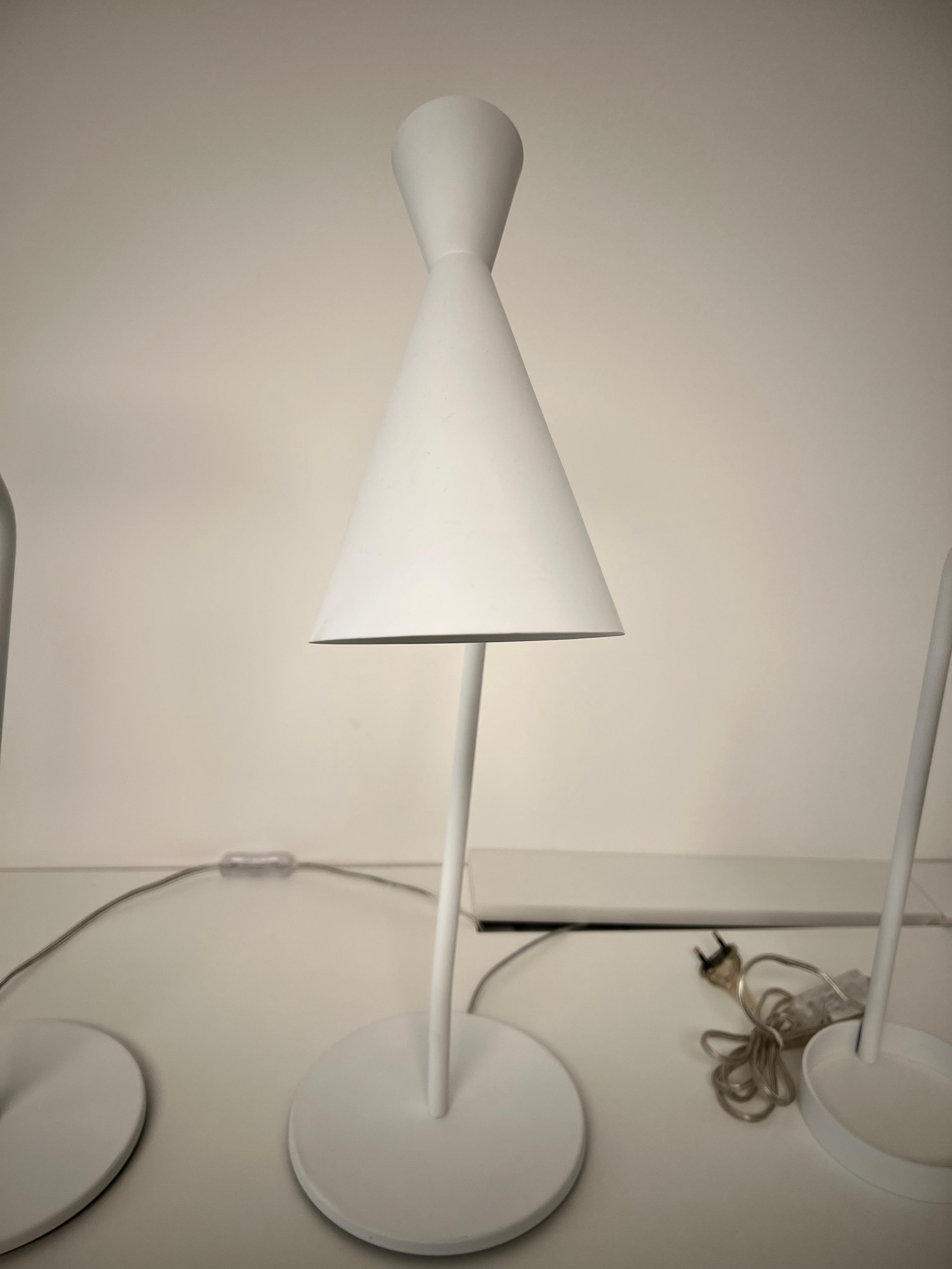 Luminária de Mesa Branca Zig Zag Munclair 7280
