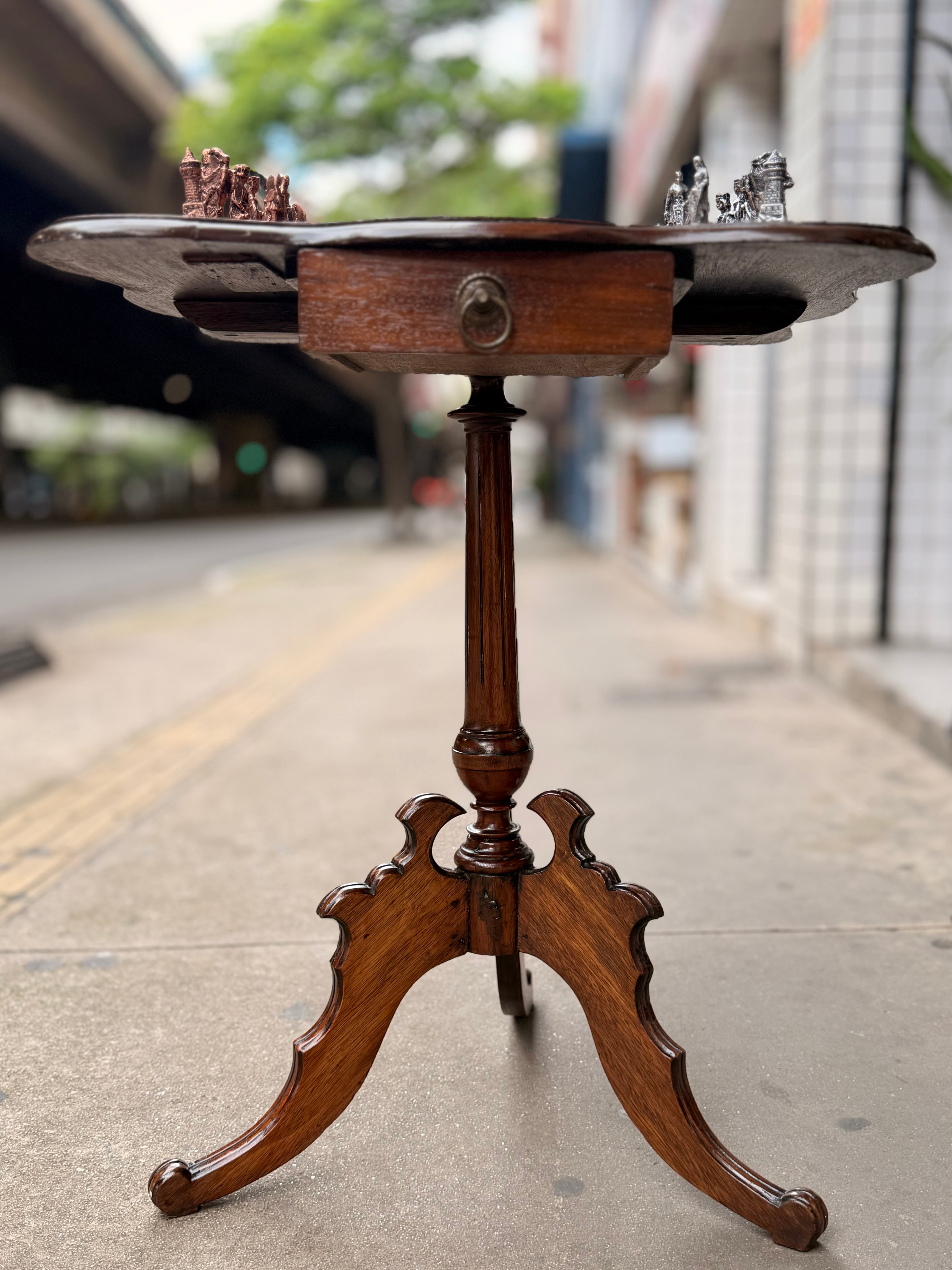Mesa de xadrez antiga