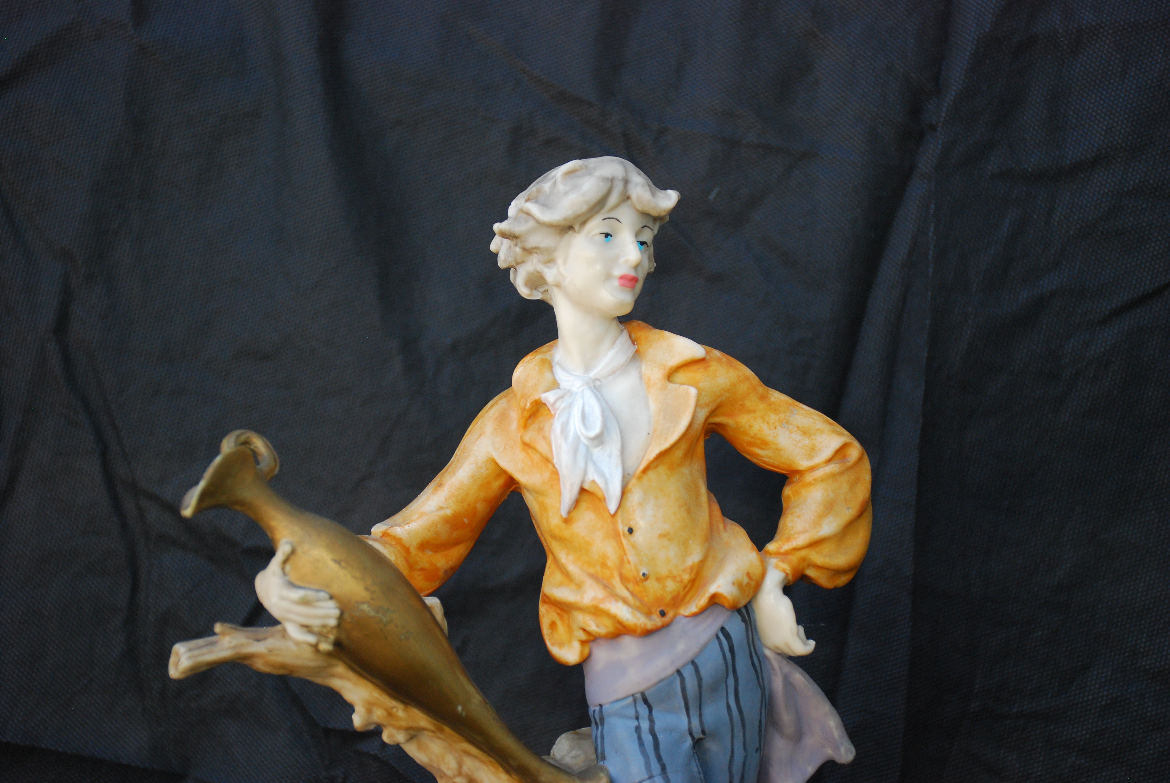 Escultura em resina com pintura policromada , italiana estilo clássico, anos 60