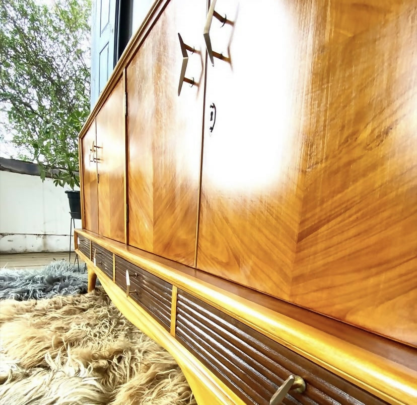 Buffet anos 50 em caviuna