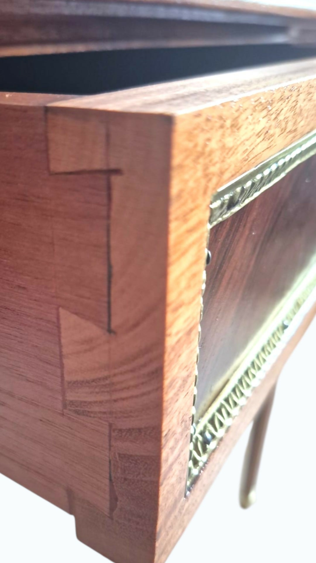 Escrivaninha estilo Louis XVI