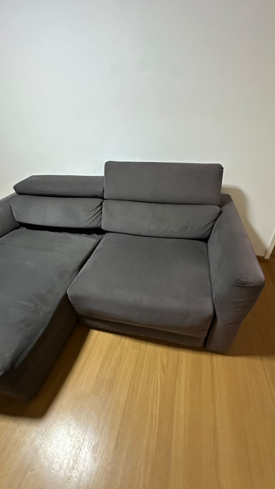 Sofá retrátil 3 lugares Brentwood Caruzo
