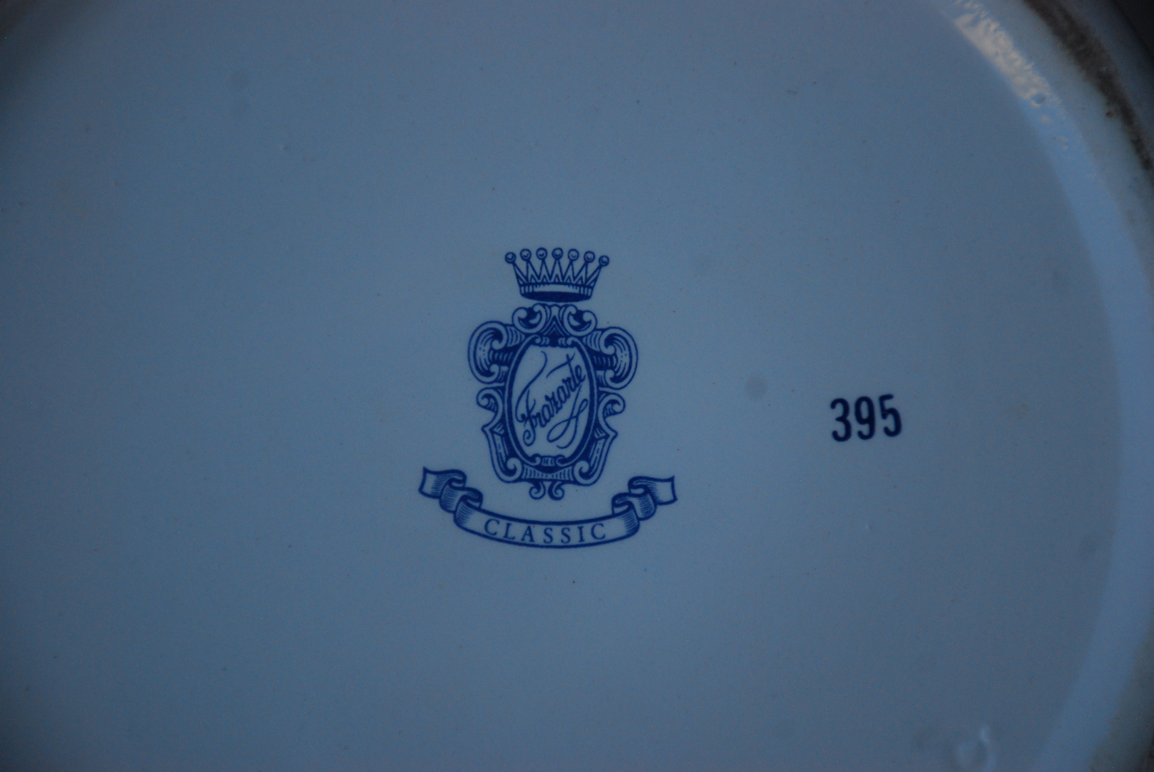 Potiche porta alho de porcelana portuguesa da linha frazarte classic,