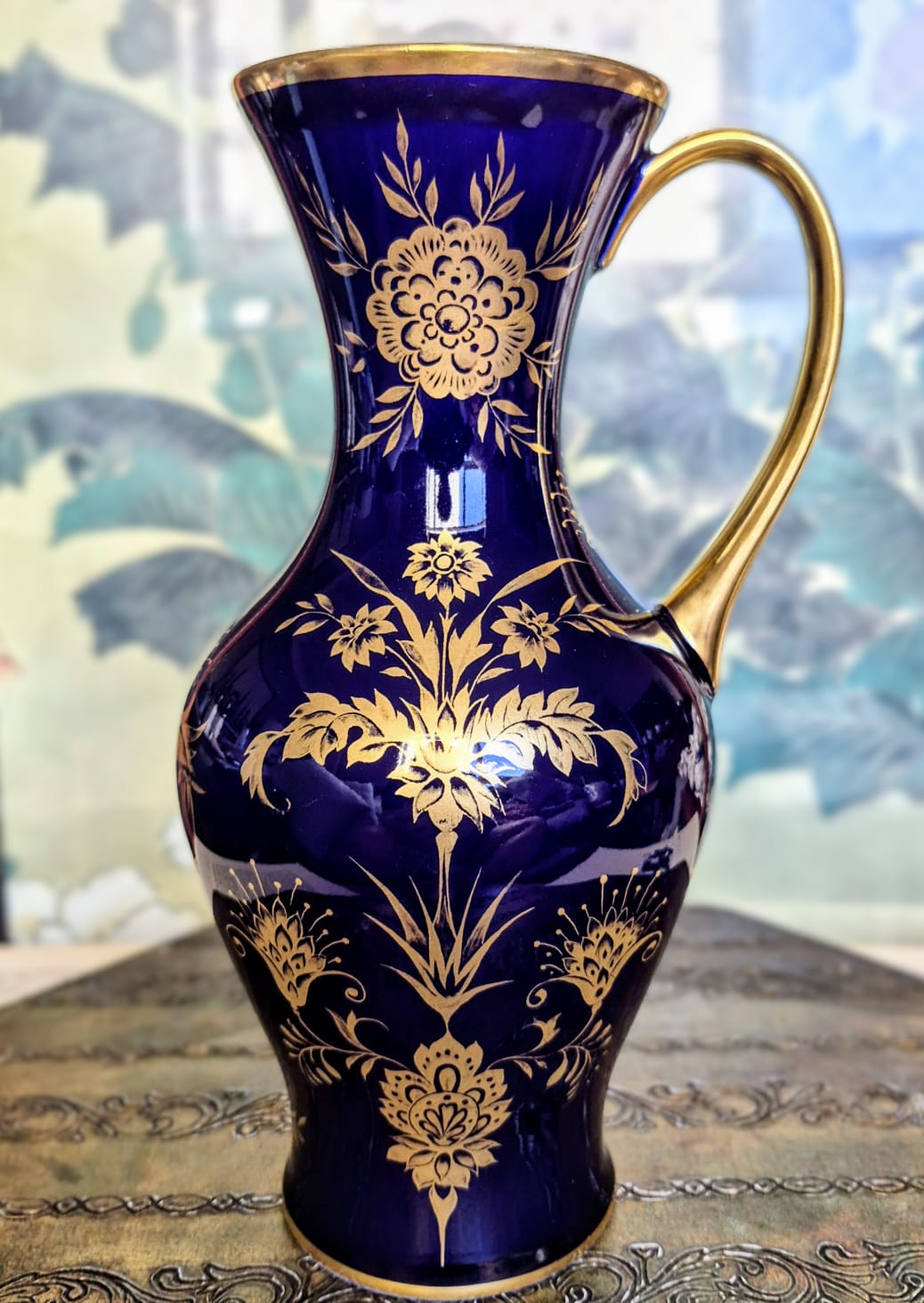  Vaso maravilhoso em porcelana vintage alemã, anos 60, KPM Berlim.  Azul cobalto legítimo com dourações à ouro 24k.