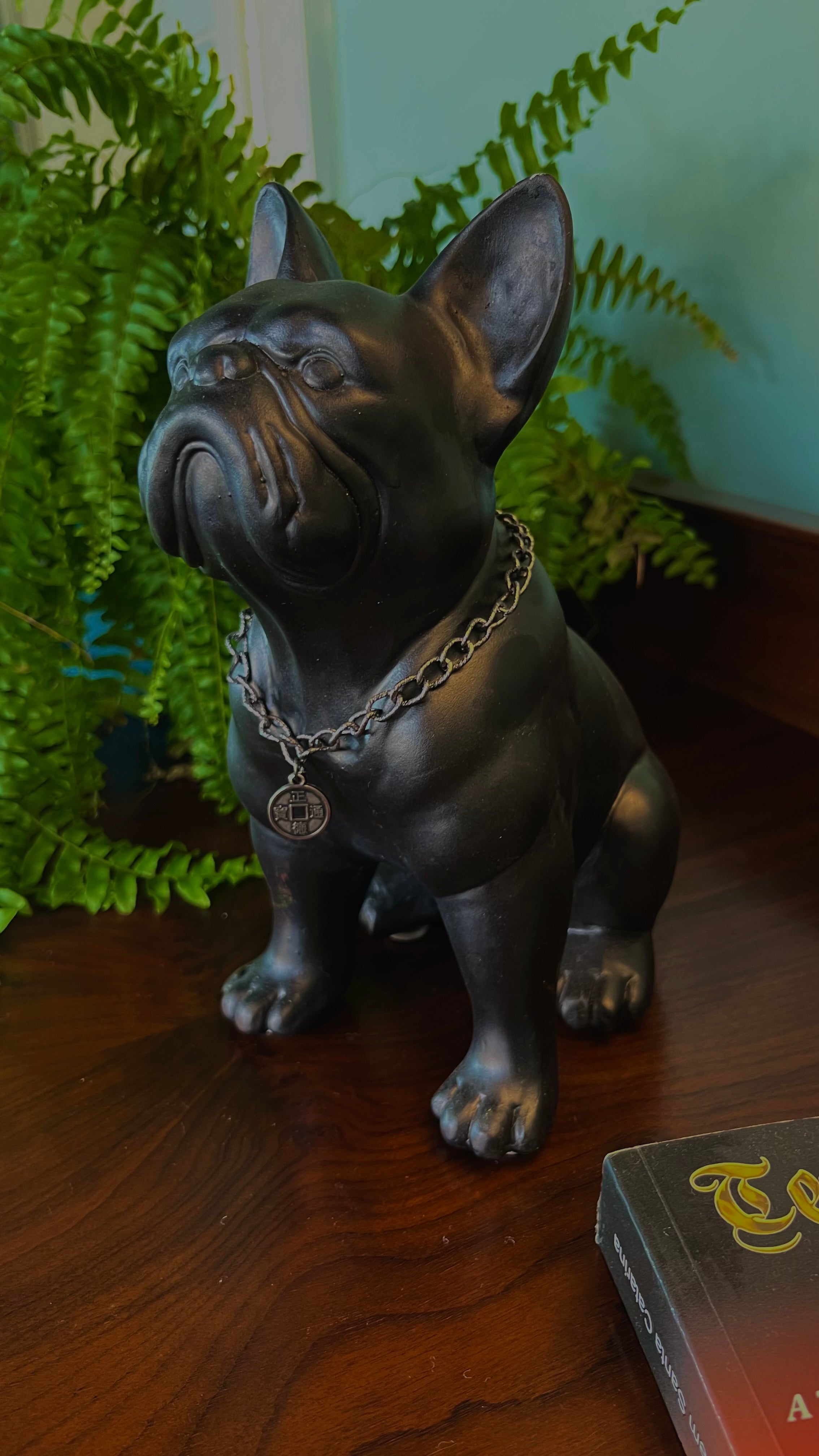 Escultura Bulldog Francês em Estuque Resinado
