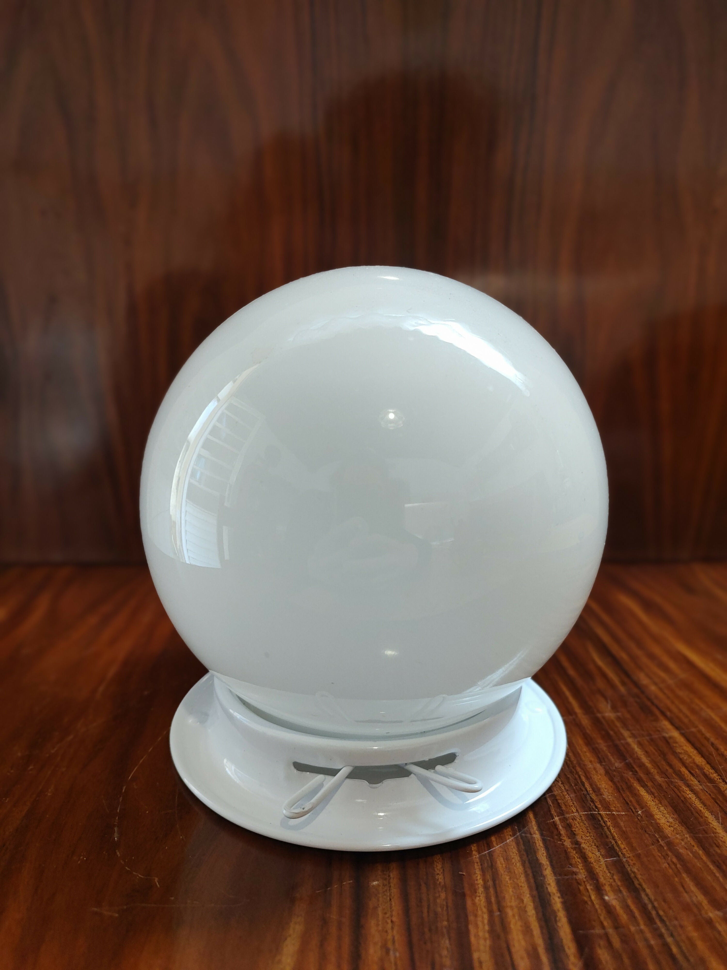 Antiga Cúpula / Lustre / Luminária Bola em vidro leitoso liso com plafon novo