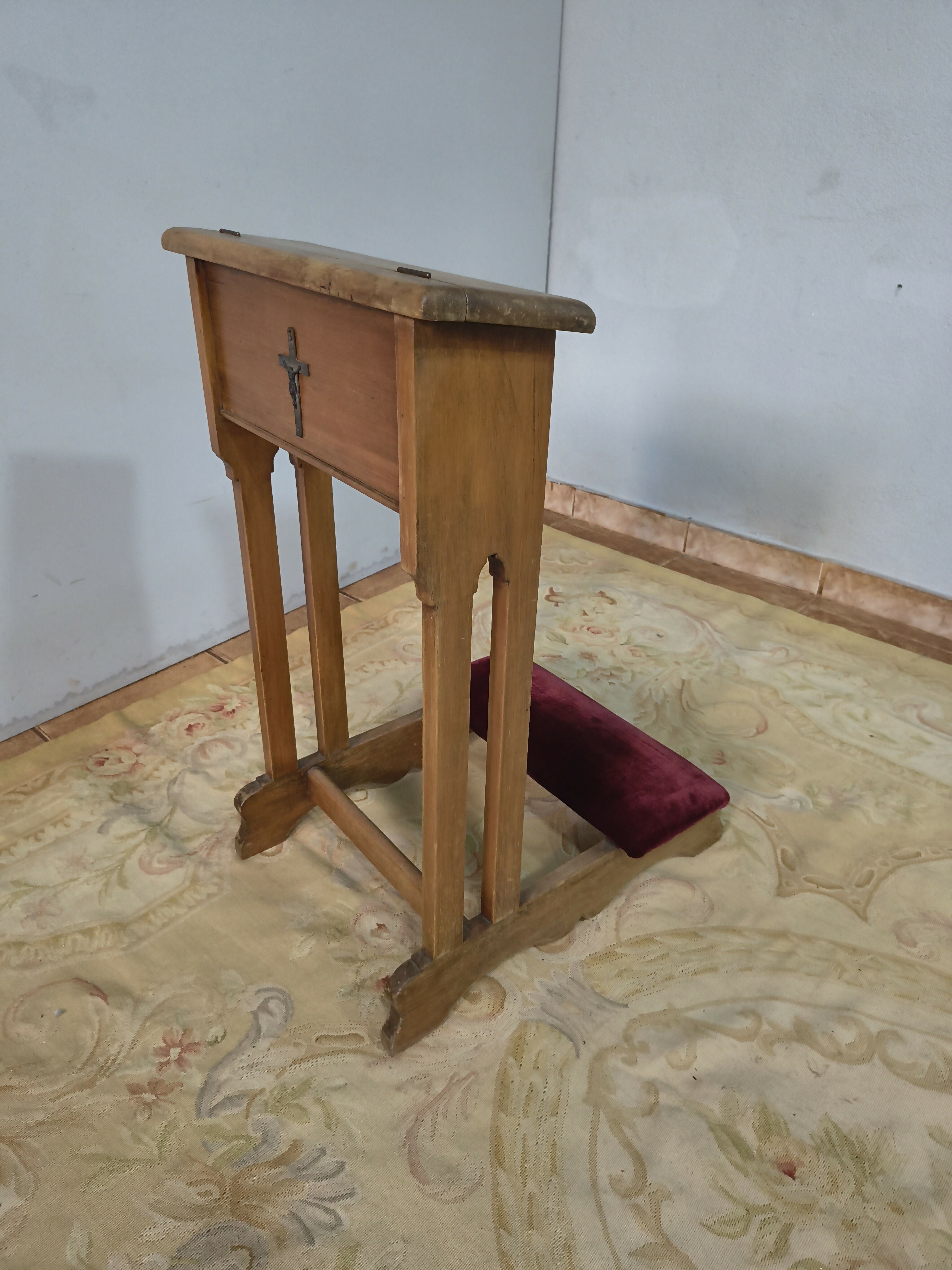 Genuflexório em Perobinha