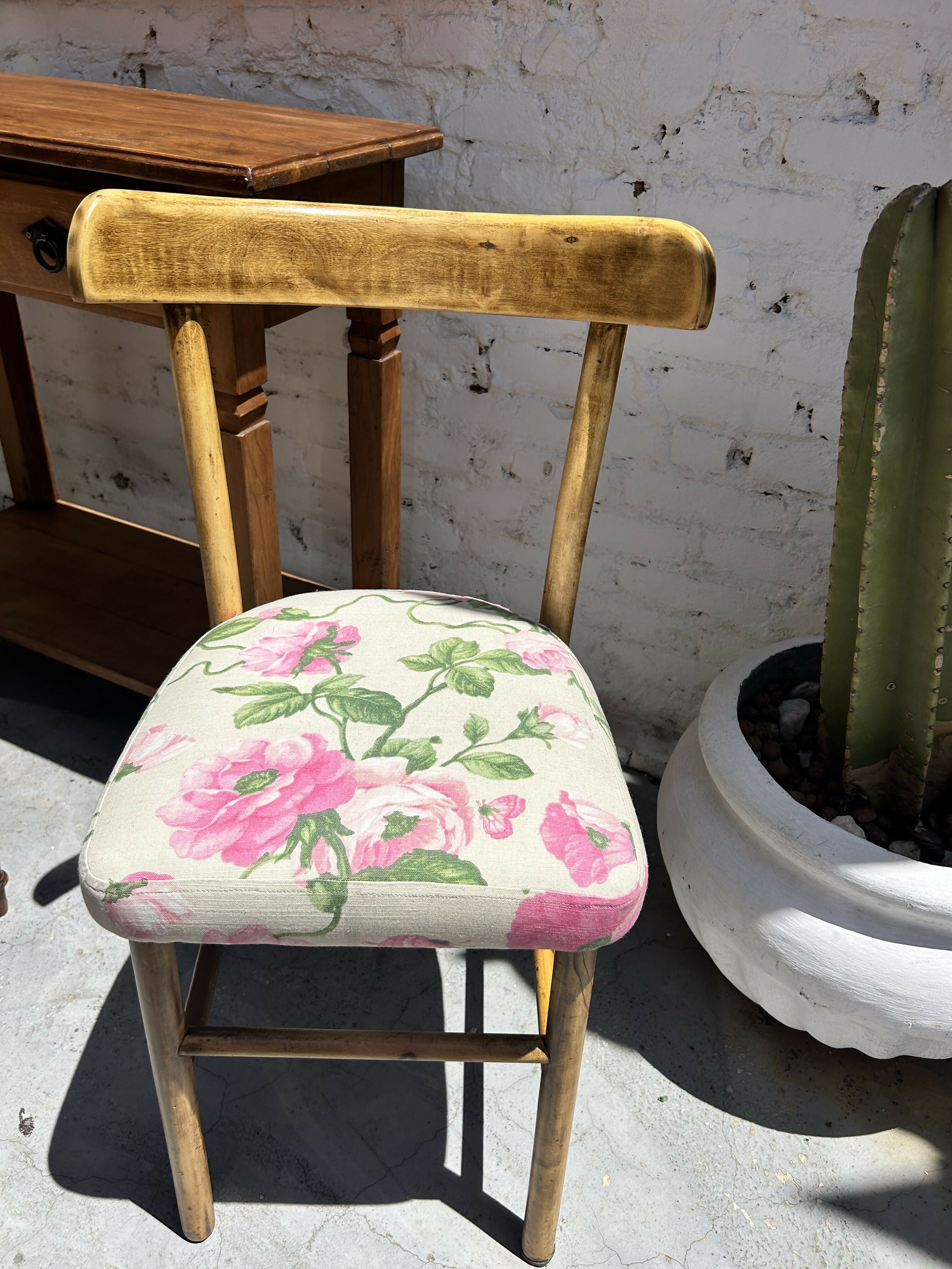 Cadeiras Antigas Restauradas (valor unitário)