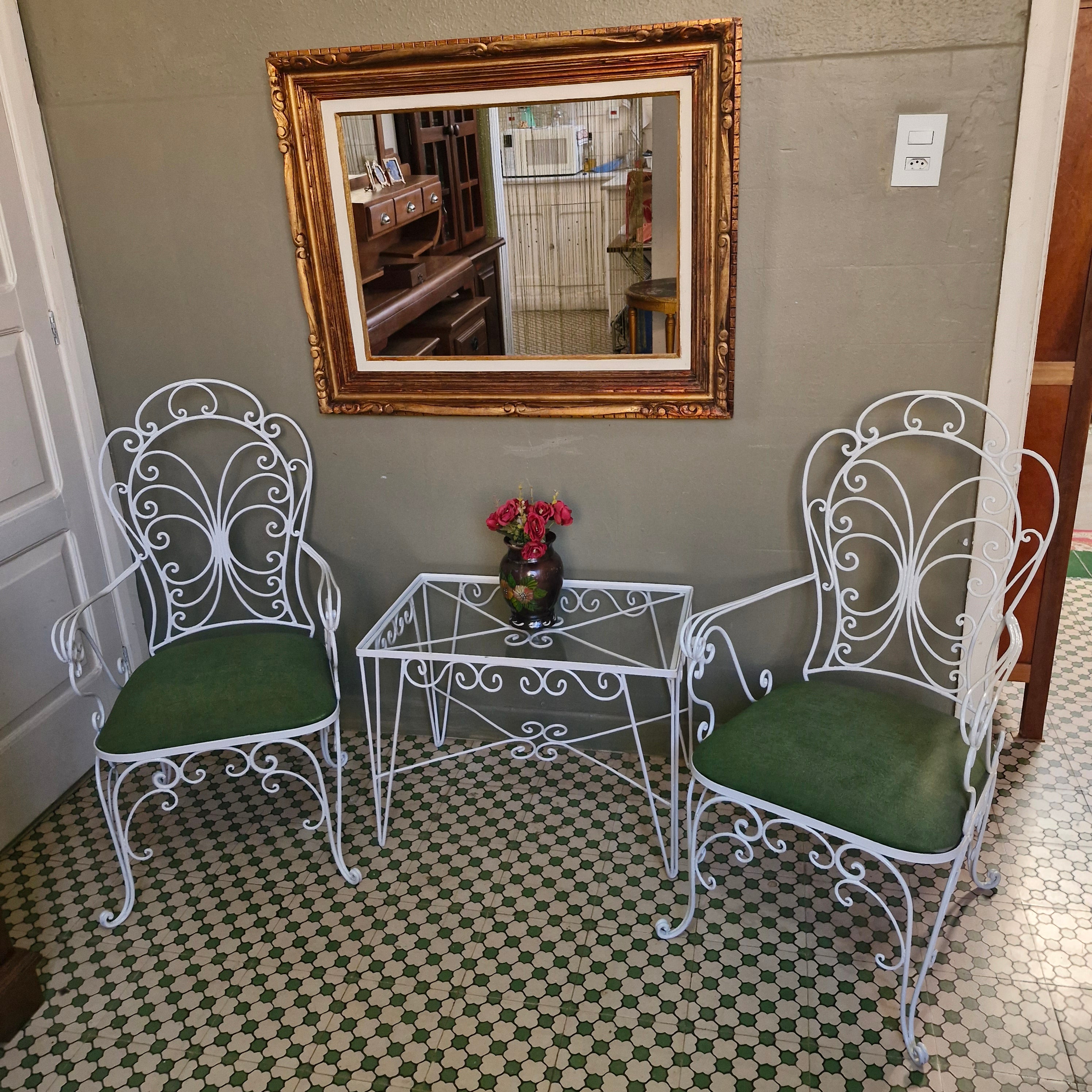 Jogo de Jardim em ferro com estofado verde 