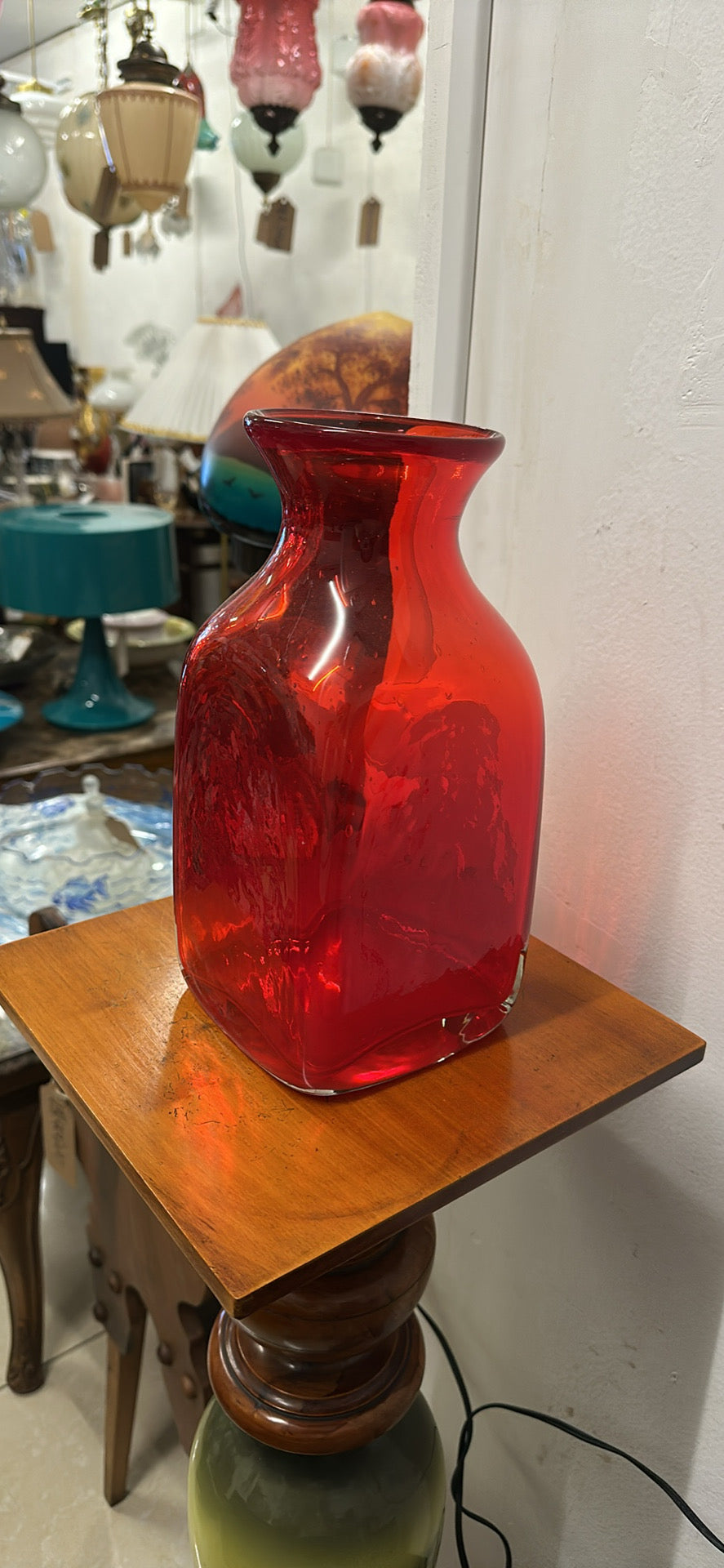 Antiga Garrafa em vidro vermelho