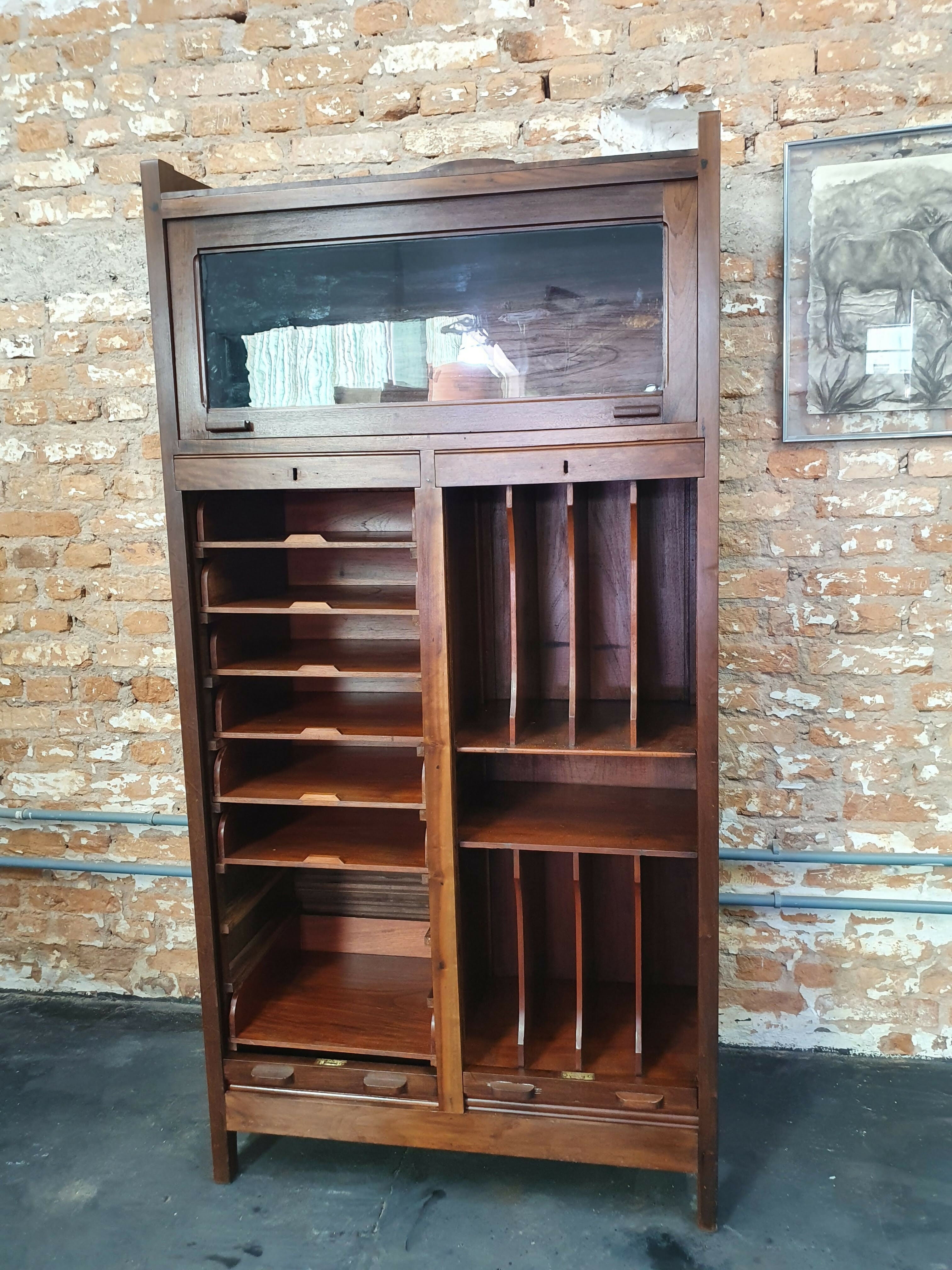 Belo armário / arquivo Xerife anos 30