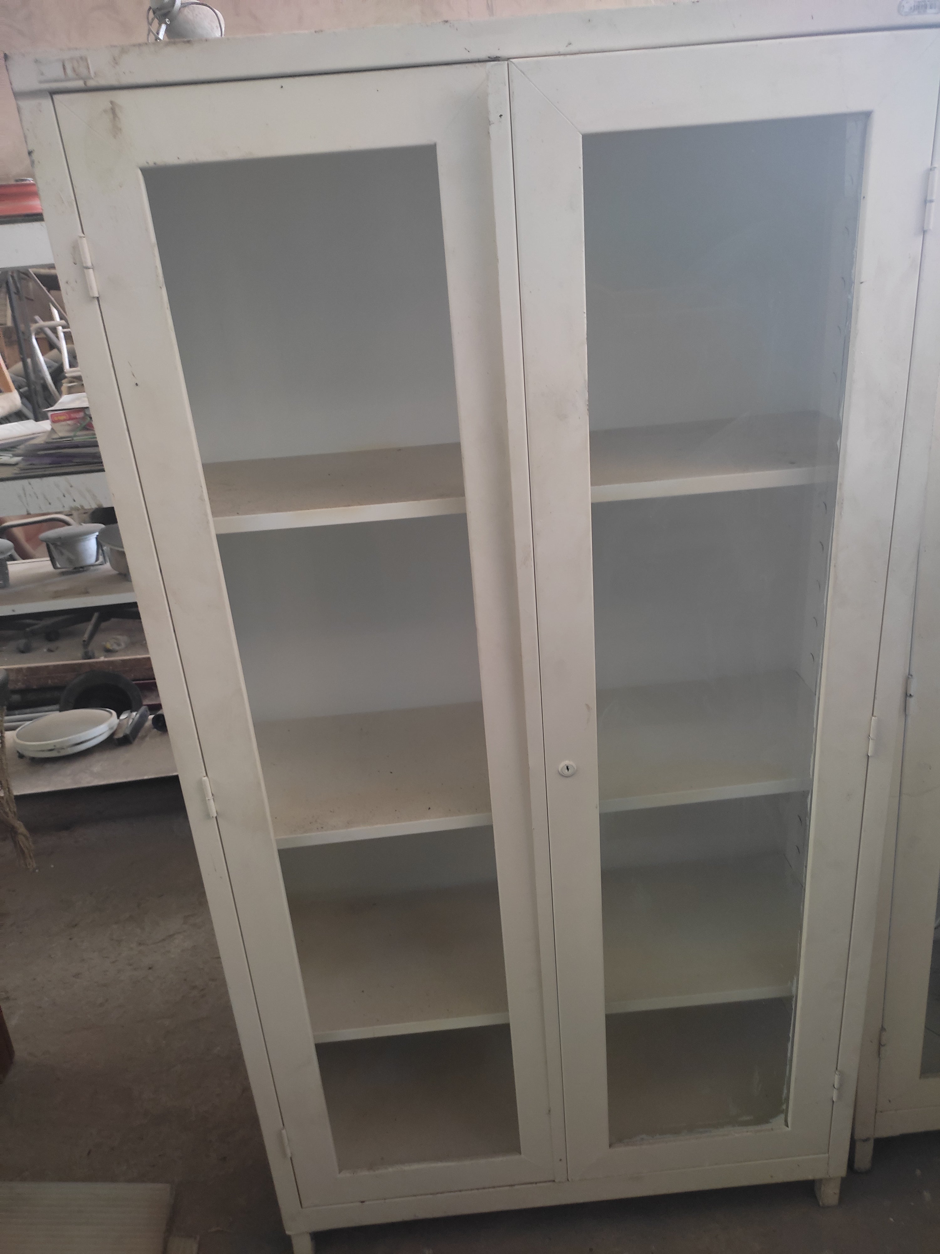 Armário de Metal Branco com duas portas