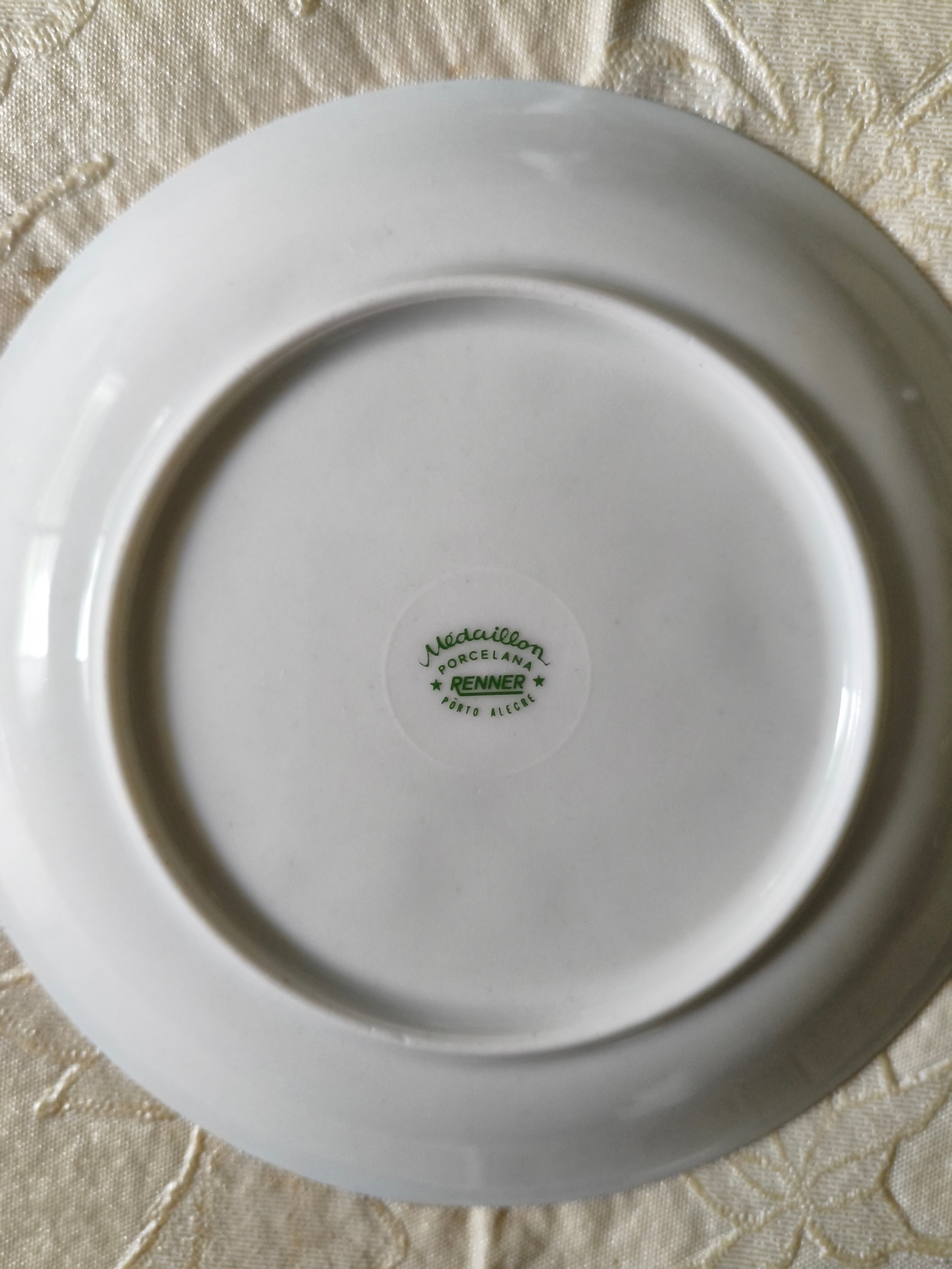 Jogo de Jantar em Porcelana Renner – 24 Peças