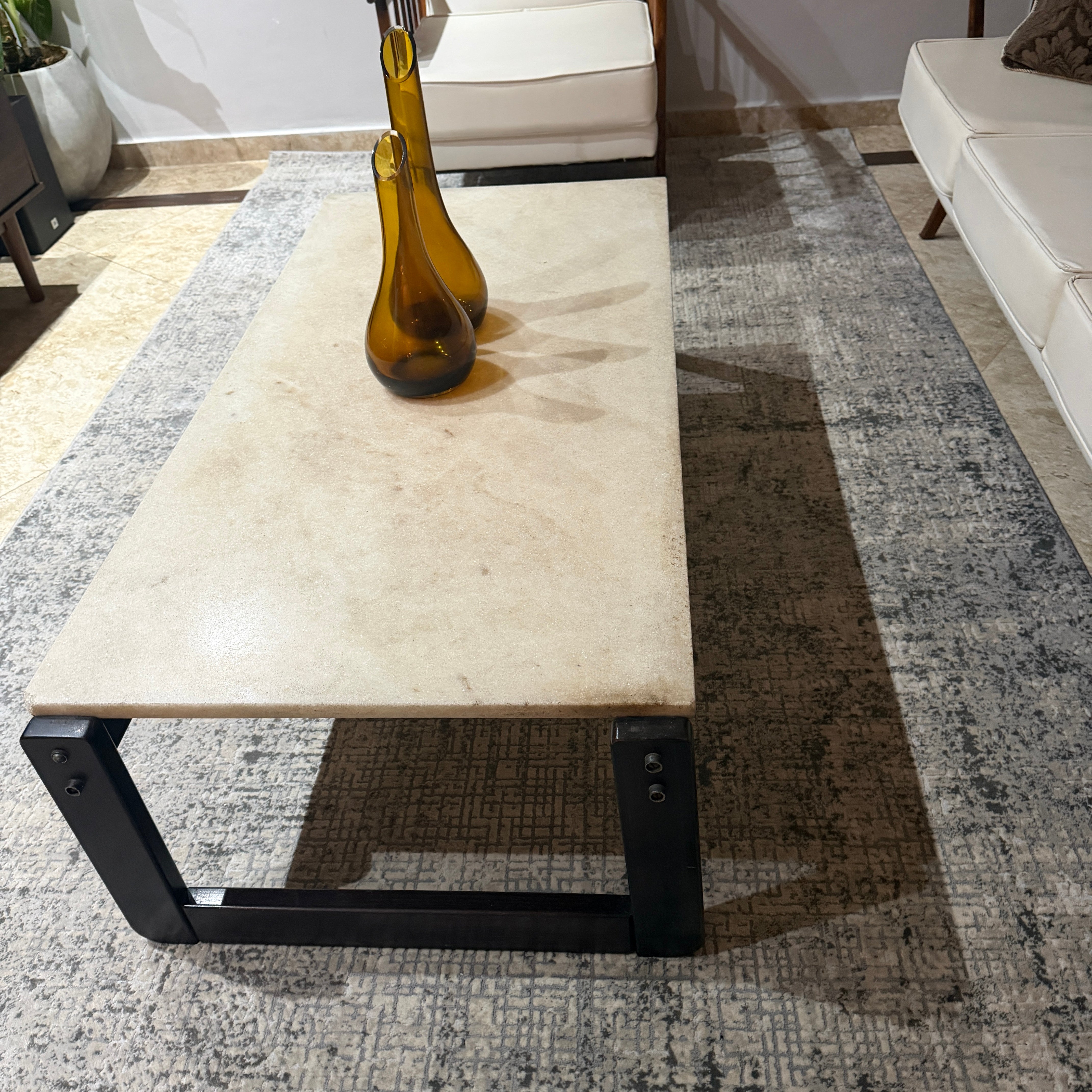 Mesa de centro retangular Percival Lafer anos 70 em madeira nobre e tampo de mármore
