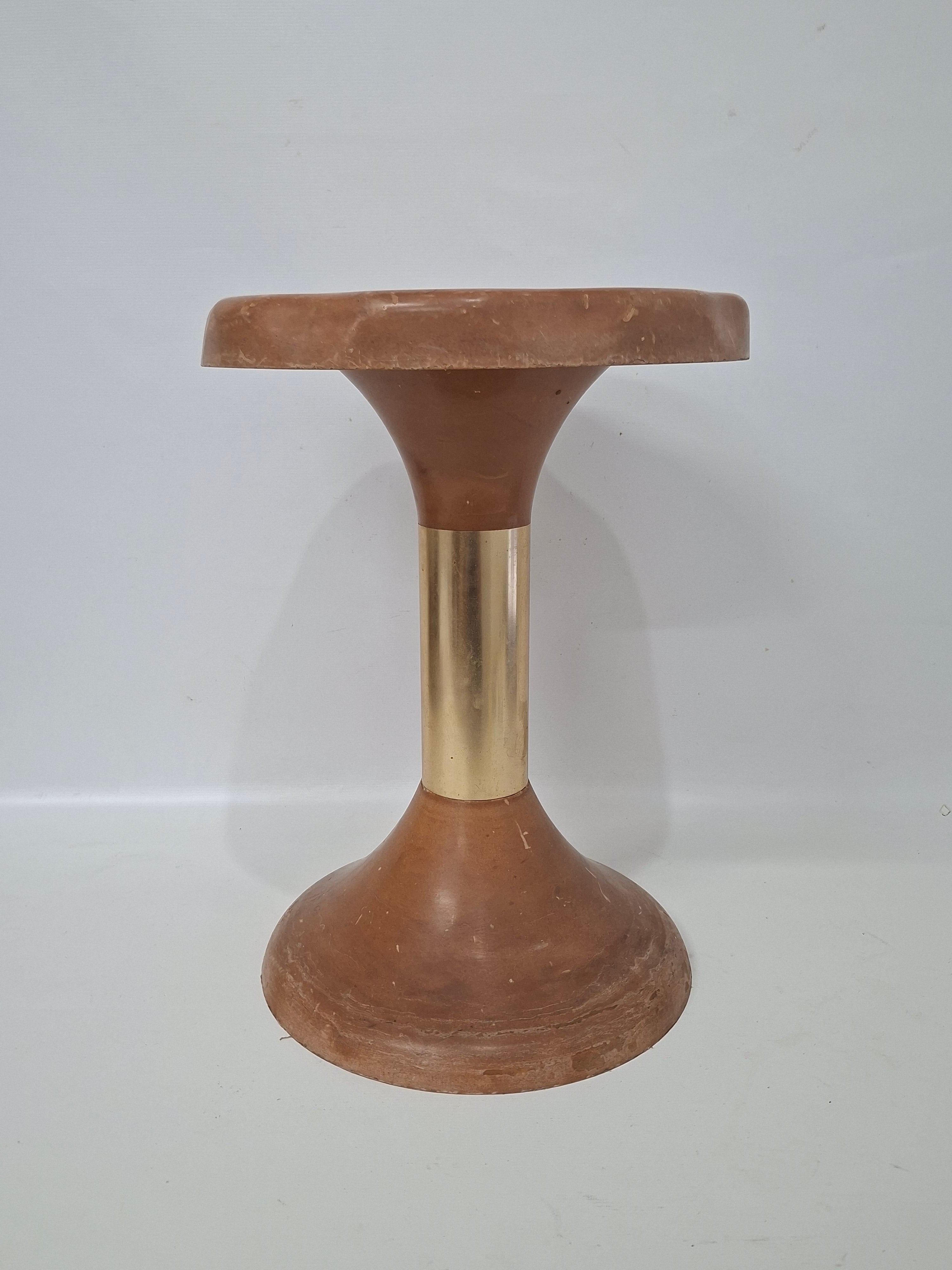 Banco Design Ampulheta Antigo em marrom e dourado 