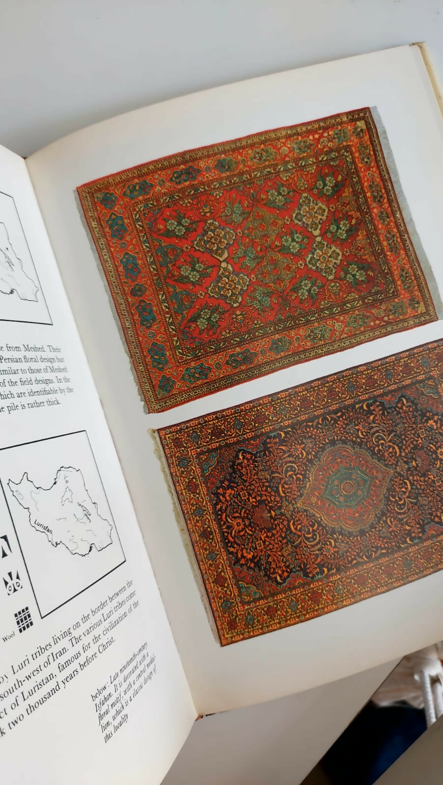 Livro "Oriental Rugs and Carpets" de Fabio Formenton - Edição de 1974