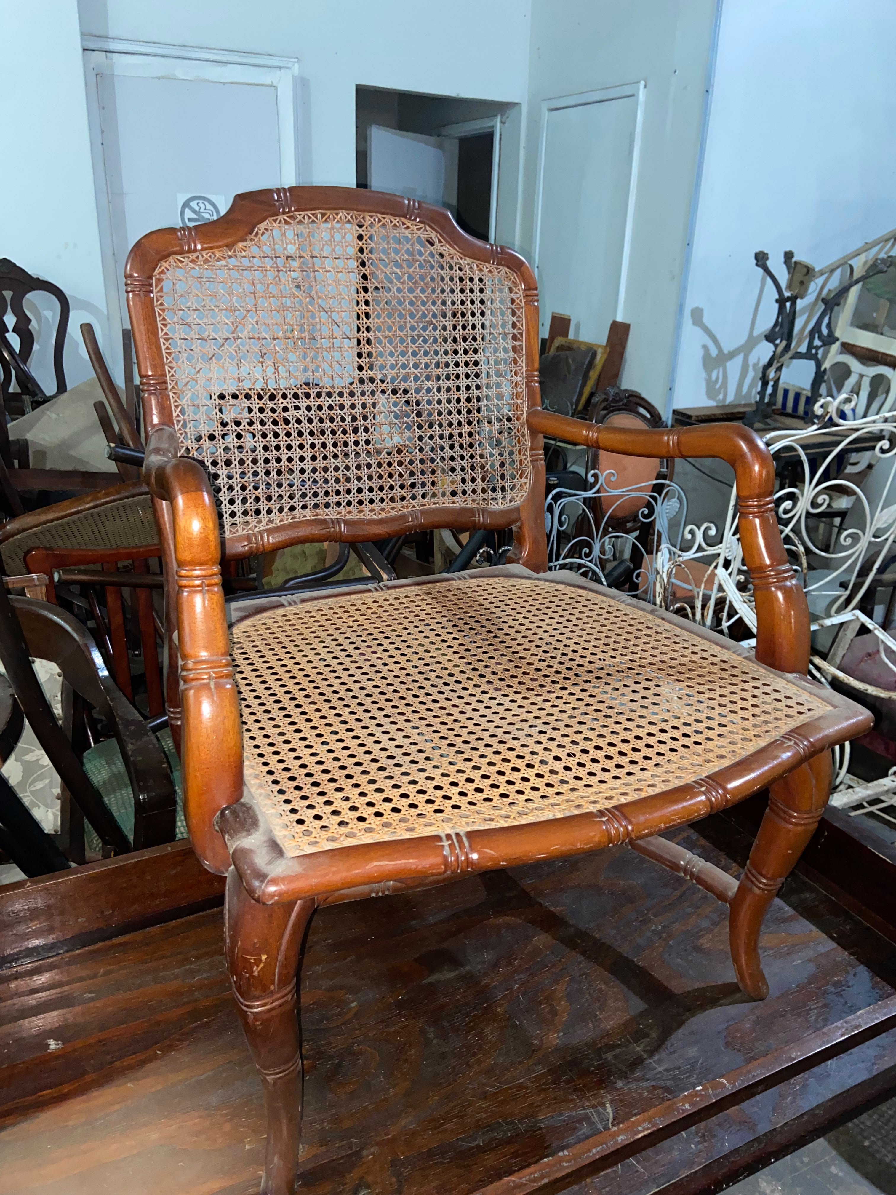 PAR DE POLTRONAS CLÁSSICAS IMI EM PALHINHA (entregamos restauradas) 