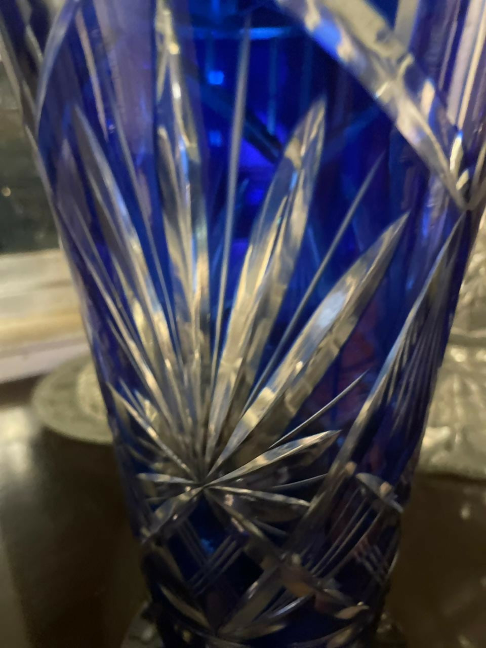 Grande Vaso em Cristal Lapidado Azul Cobalto da Bohemia