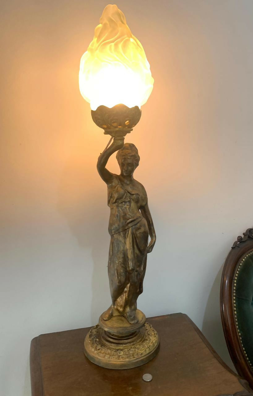Grande Abajur em Bronze Figura Feminina Tocha (83cm)