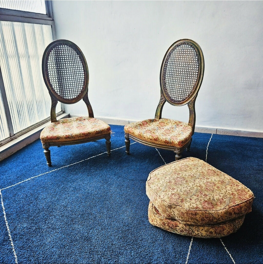 PAR DE ANTIGAS POLTRONAS BAIXAS ESTILO LUIS XVI