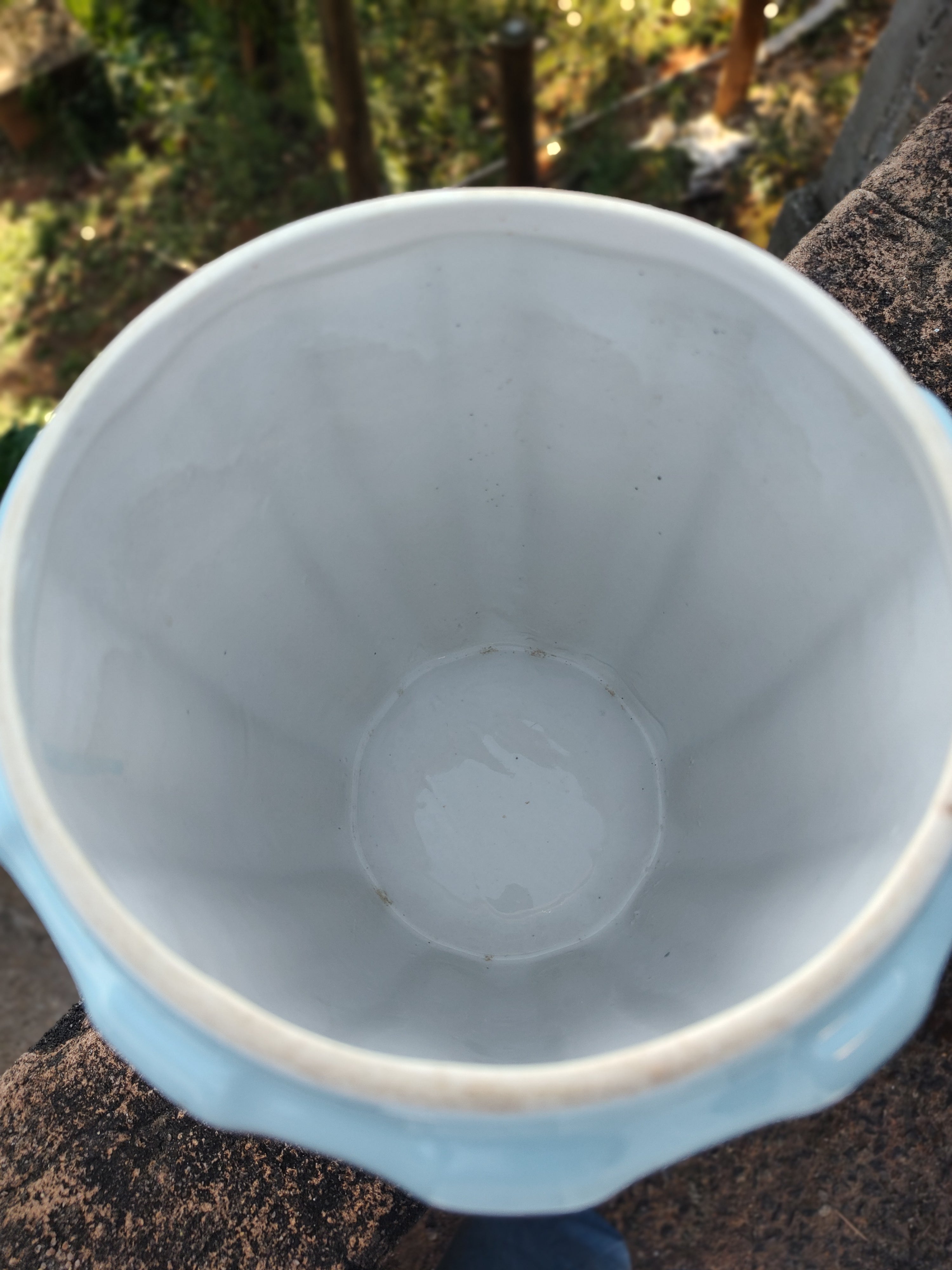Grande vaso antigo em porcelana azul canelada (26cm altura) - anos 60
