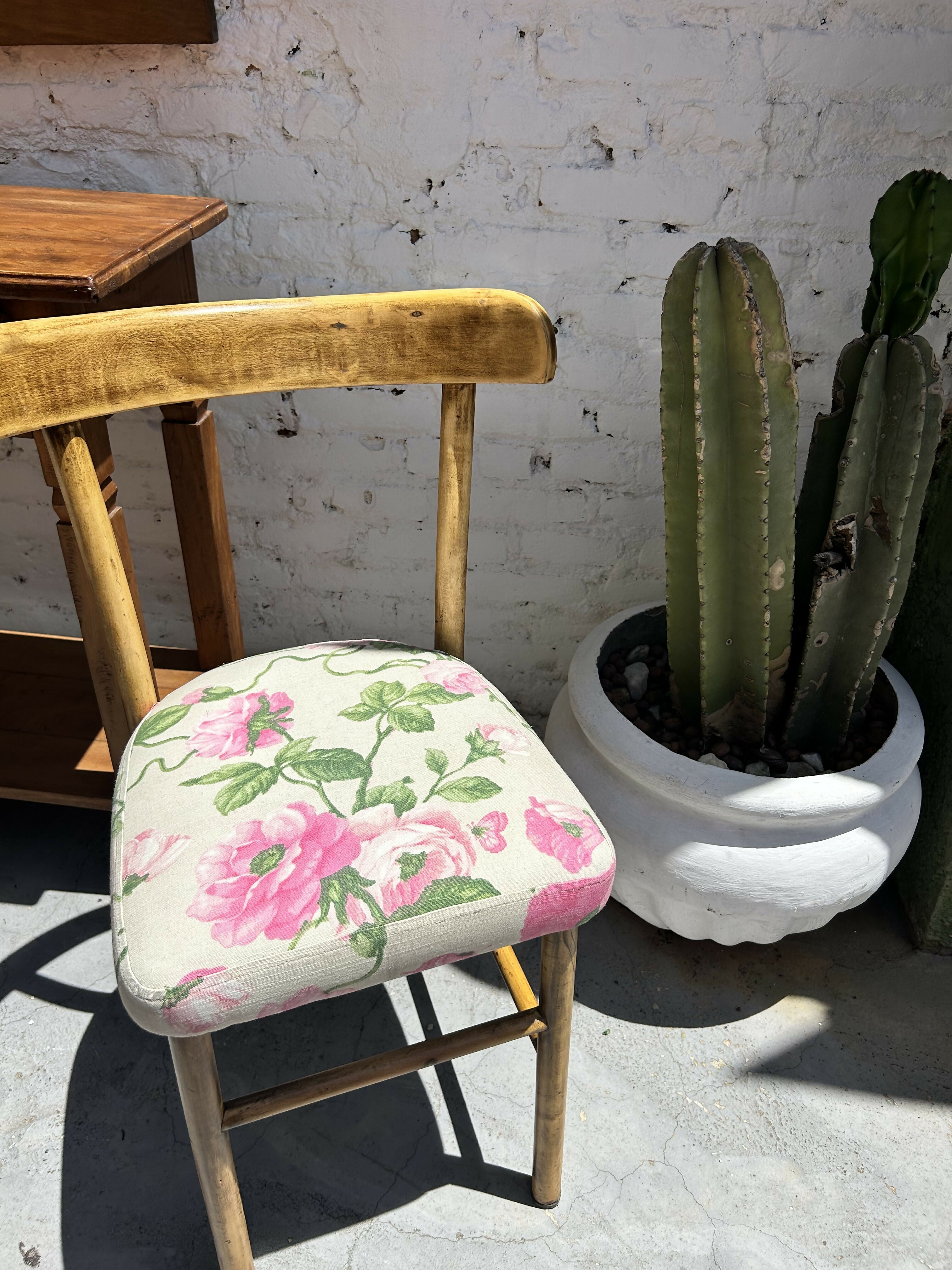 Cadeiras Antigas Restauradas (valor unitário)