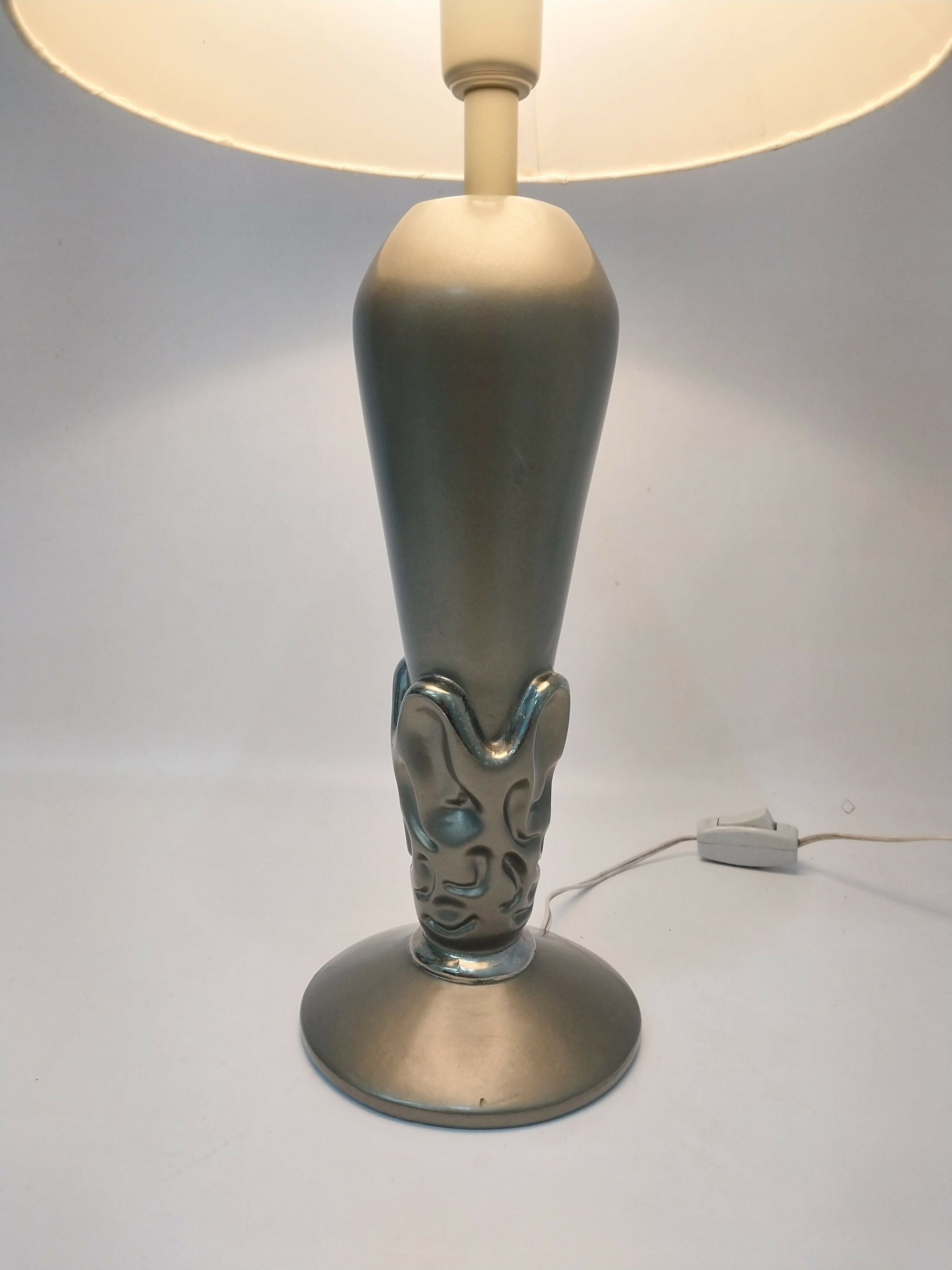 Abajur antigo em metal estilo Art Noveau