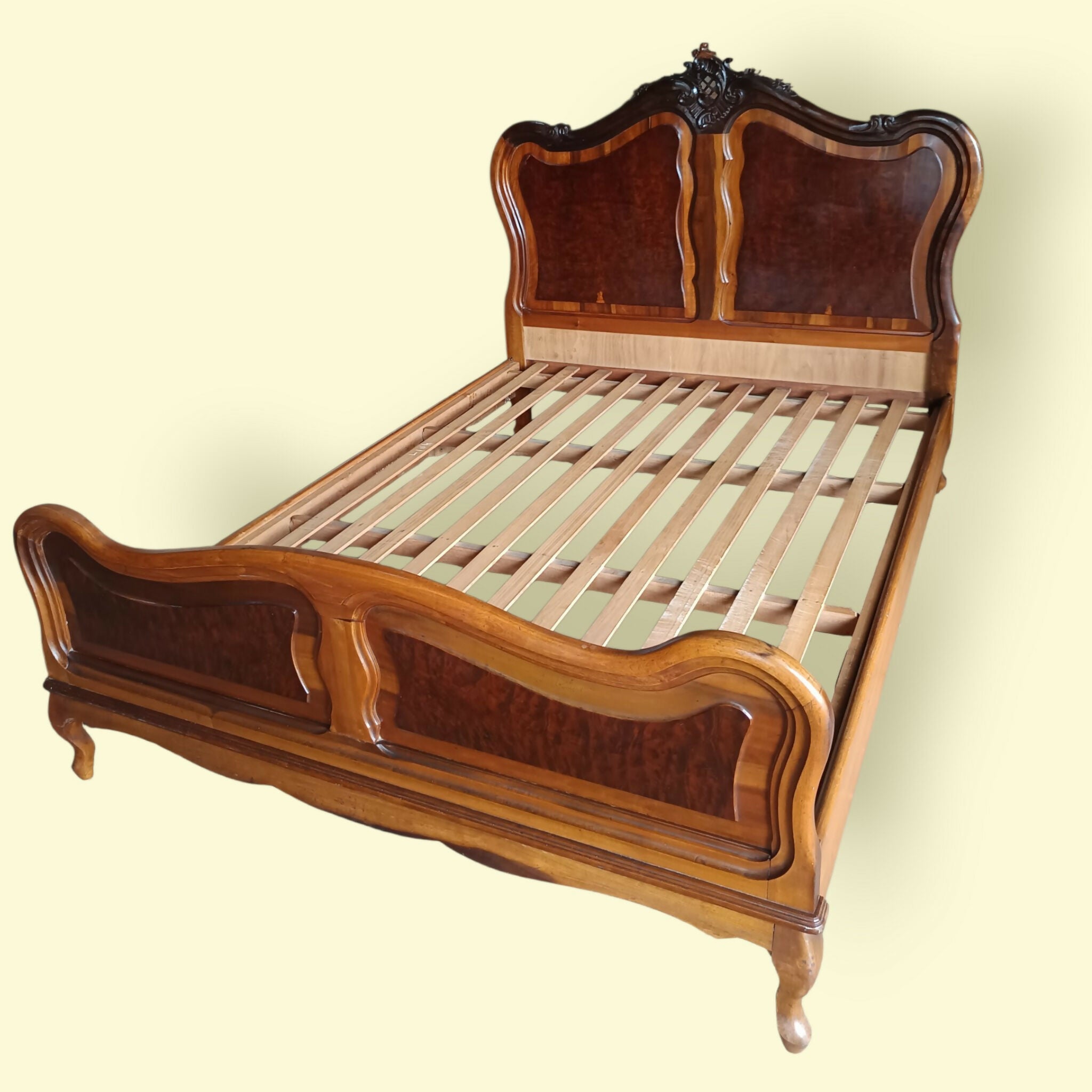 Maravilhosa Cama de Casal Luís XV