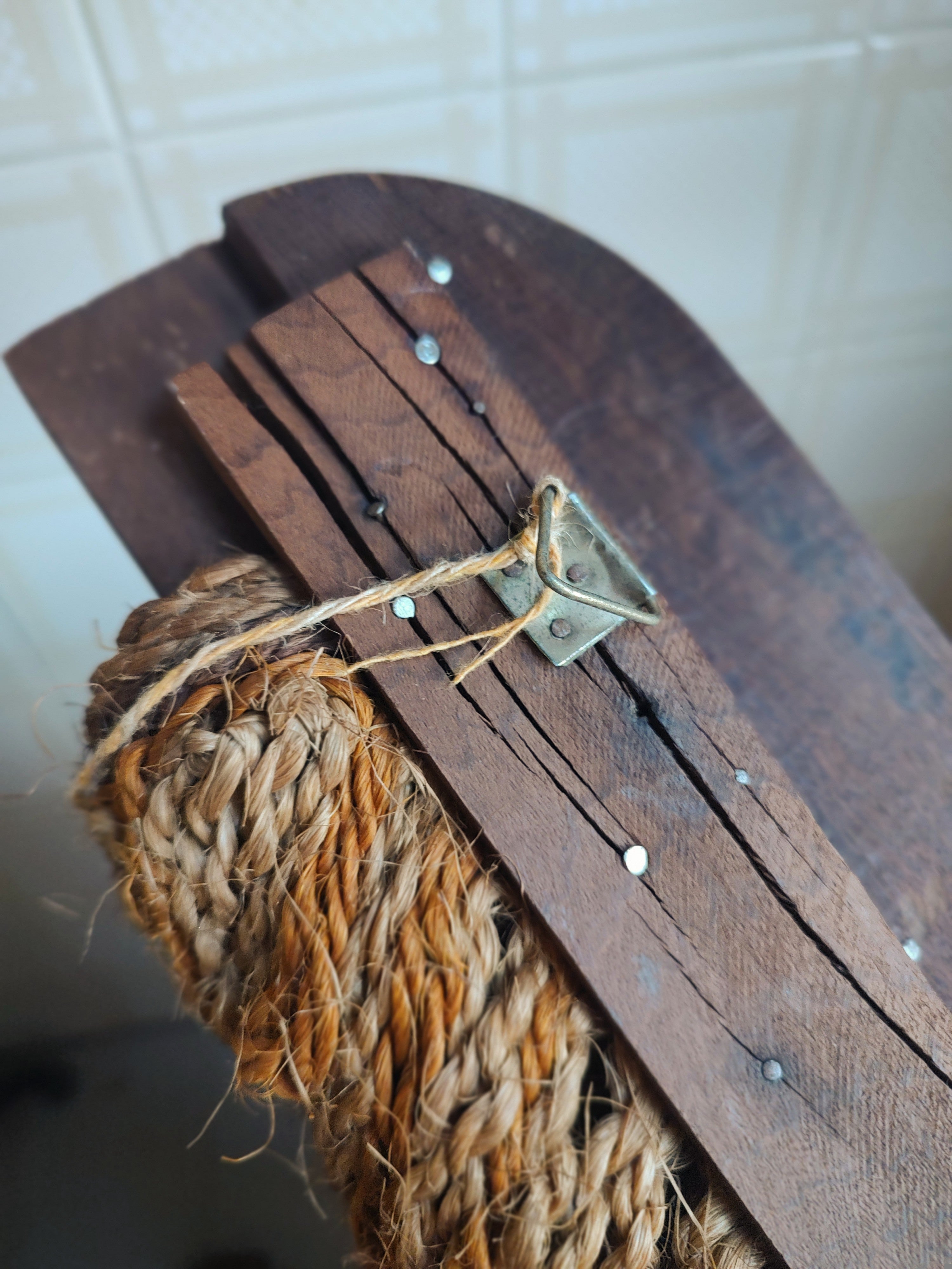 Antiga e Grande Tapeçaria de parede em fibra natural / corda de sisal com padronagem de mandala floral