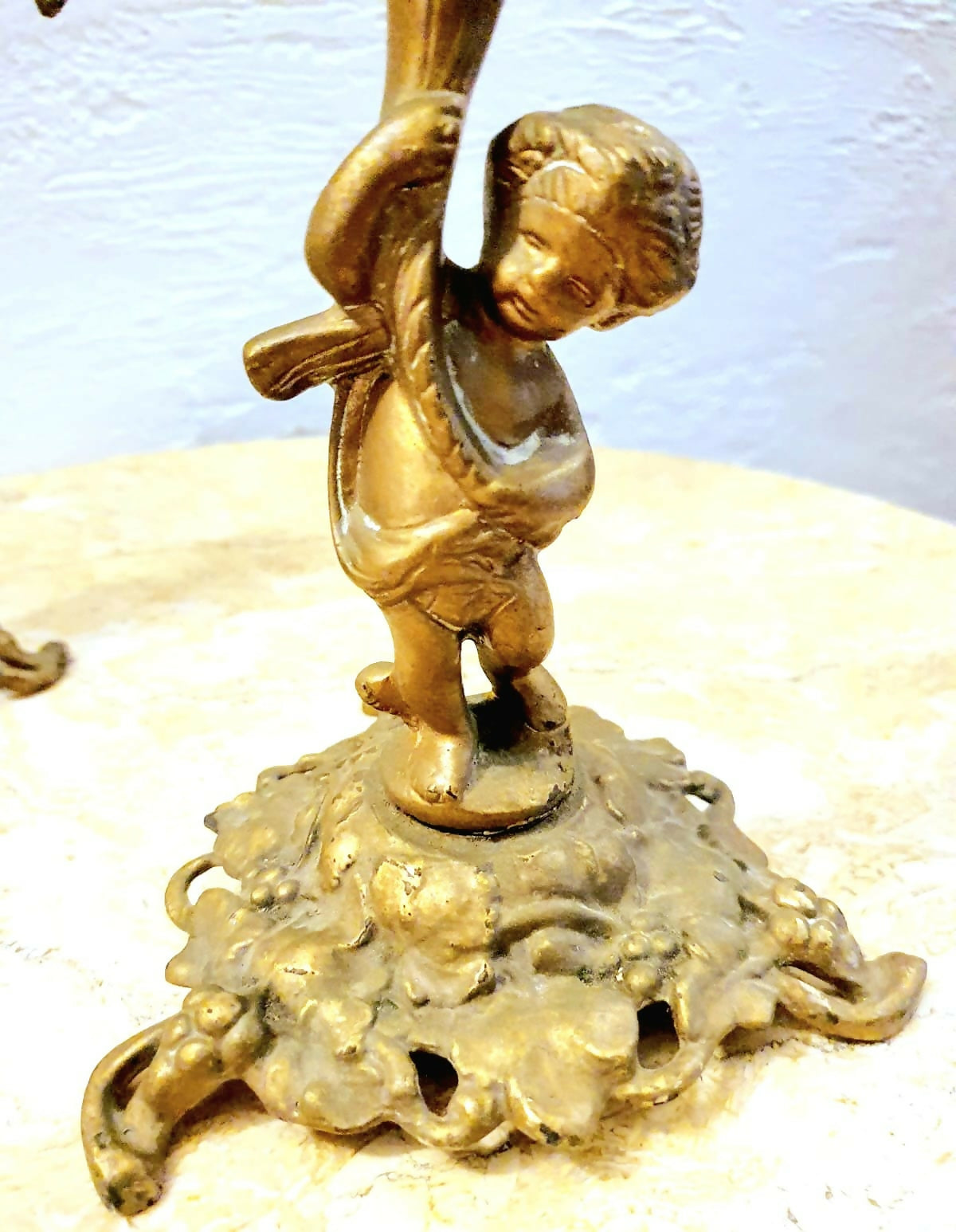 Par de castiçais em bronze maciço com espaço para 3 lúmens. Lindos!