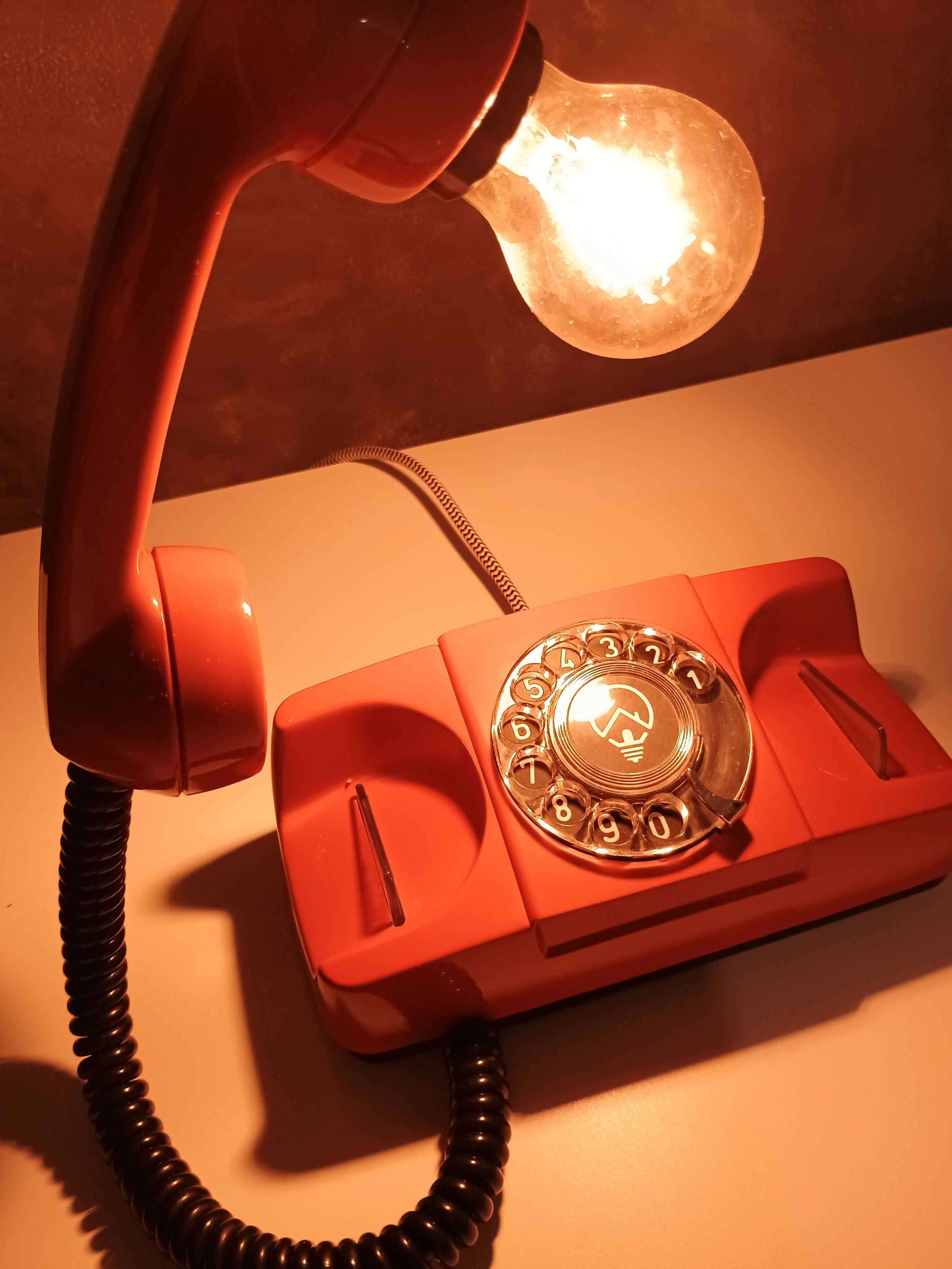 Luminária Colorida Telefone Tijolinho