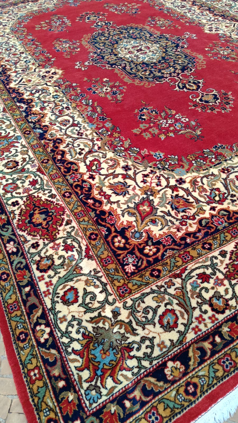 Tapete Mood Iraniano em vermelho 