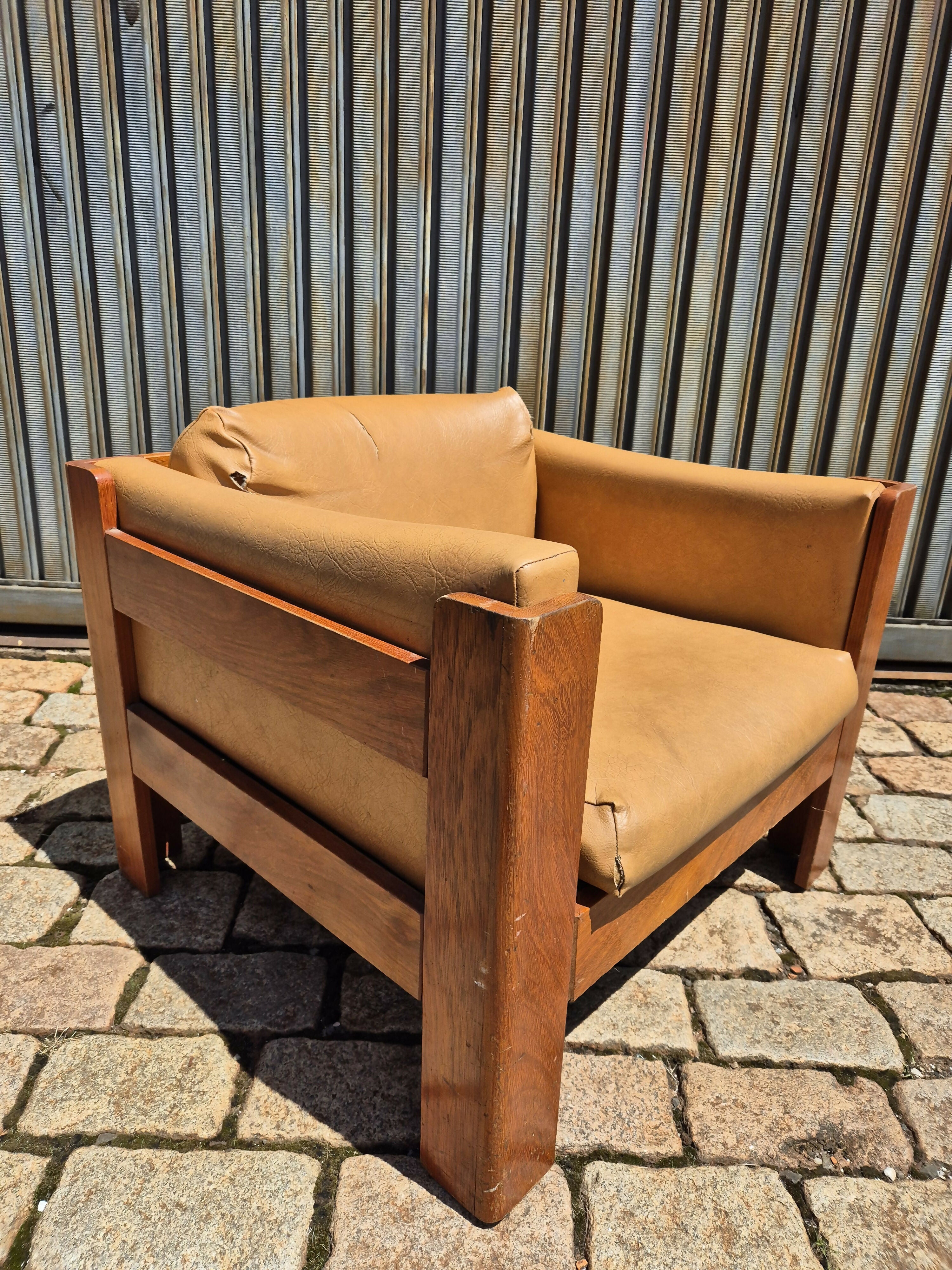 Poltrona Modernista em Freijó - anos 70