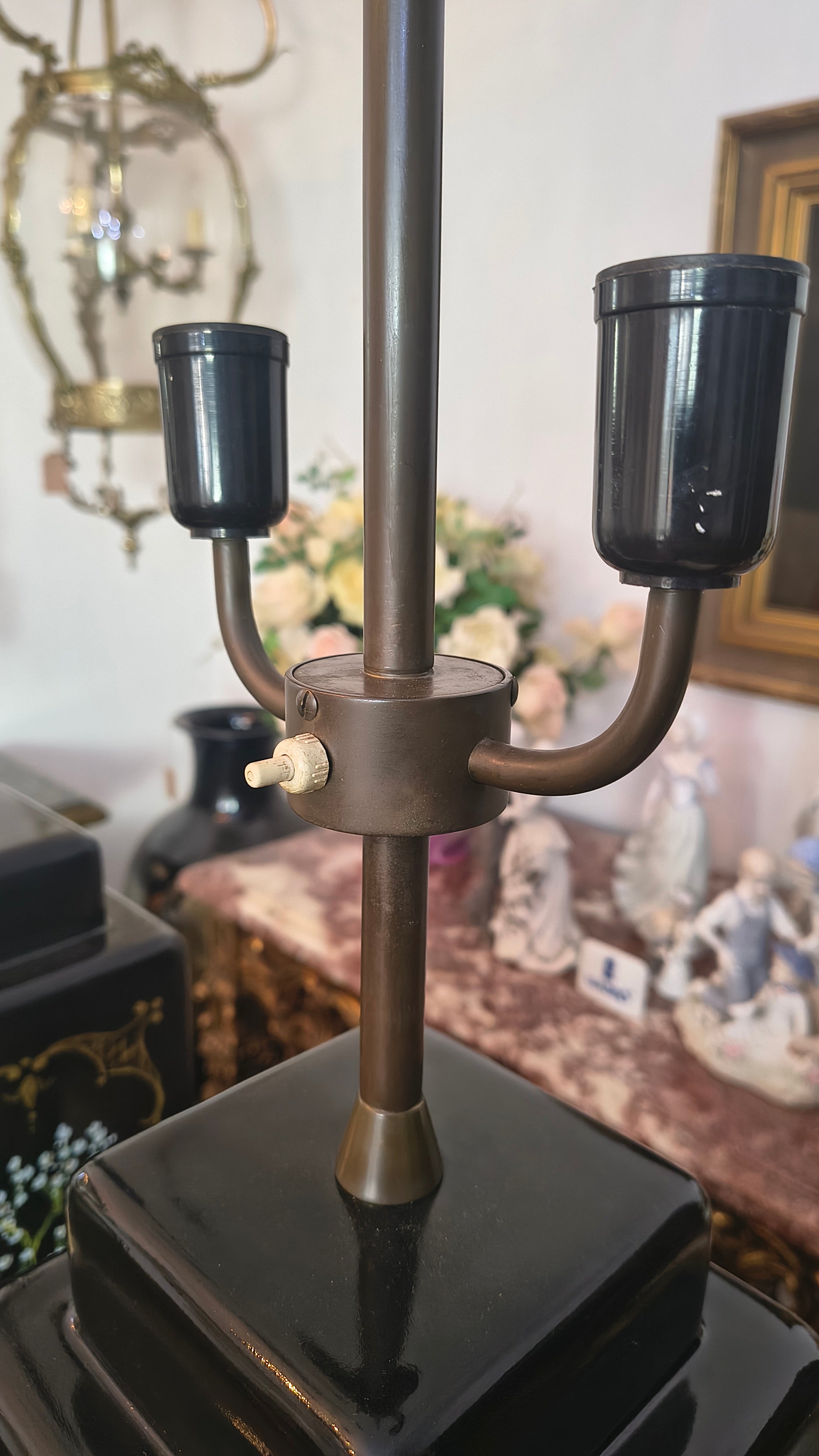 Par de Abajures Chinoiserie em laca negra