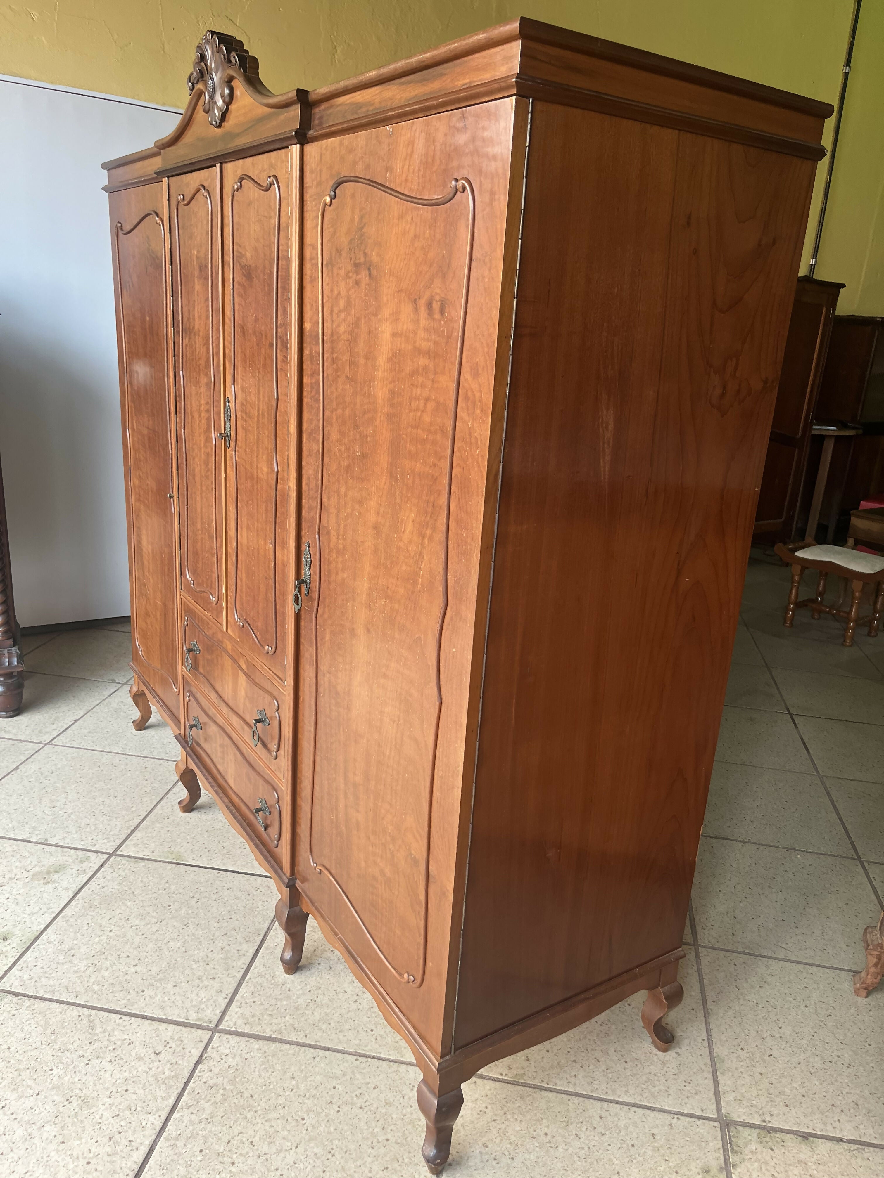 BELÍSSIMO GUARDA ROUPAS DE CASAL CHIPANDELLE LUÍS XV