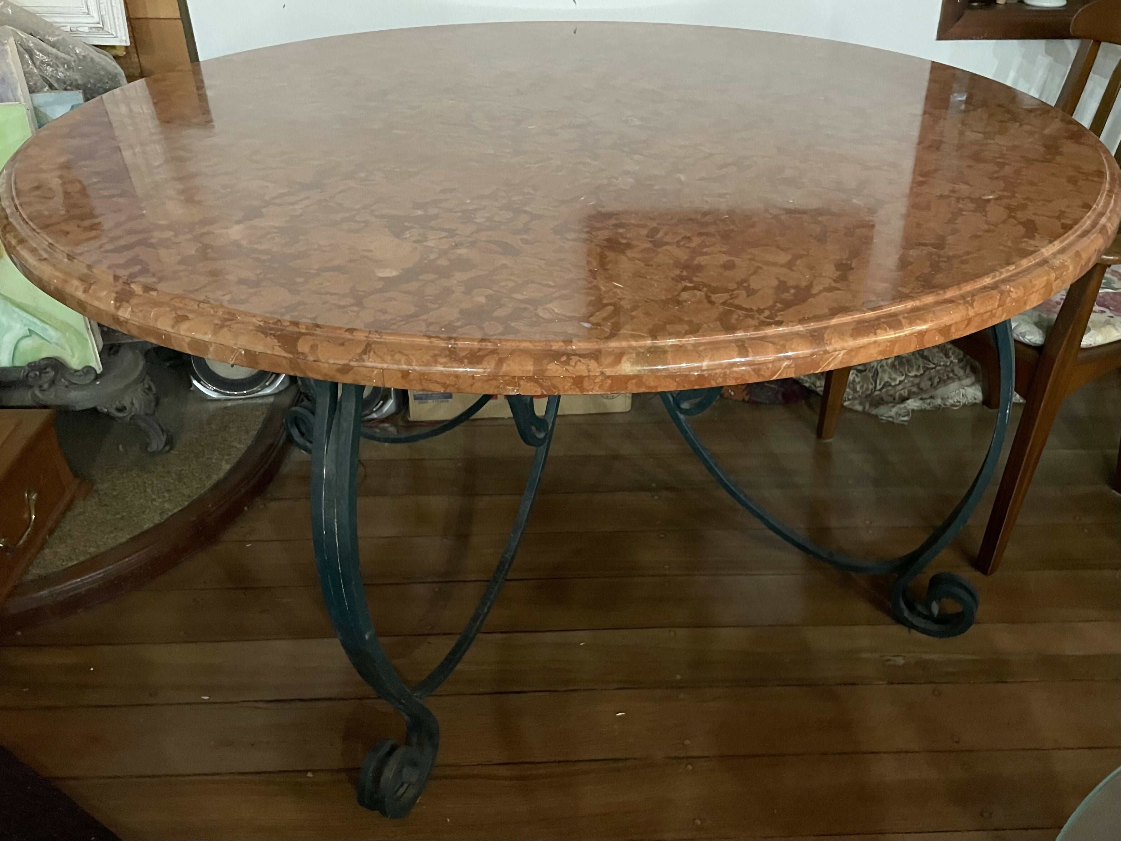 Mesa de Jantar Redonda em mármore Rosso Verona