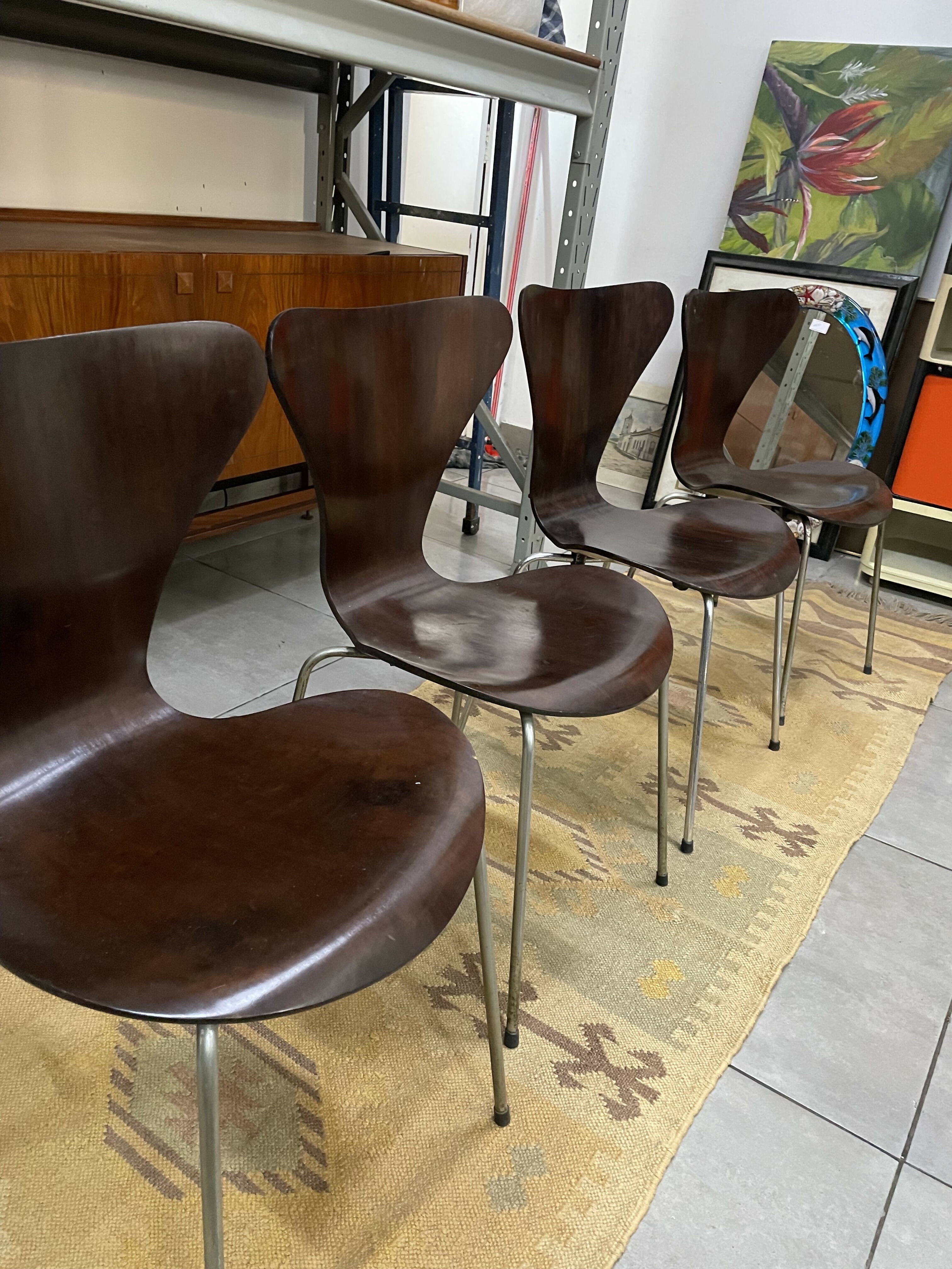 Jogo de 4 Cadeiras Formiga Anos 60 em Jacaranda