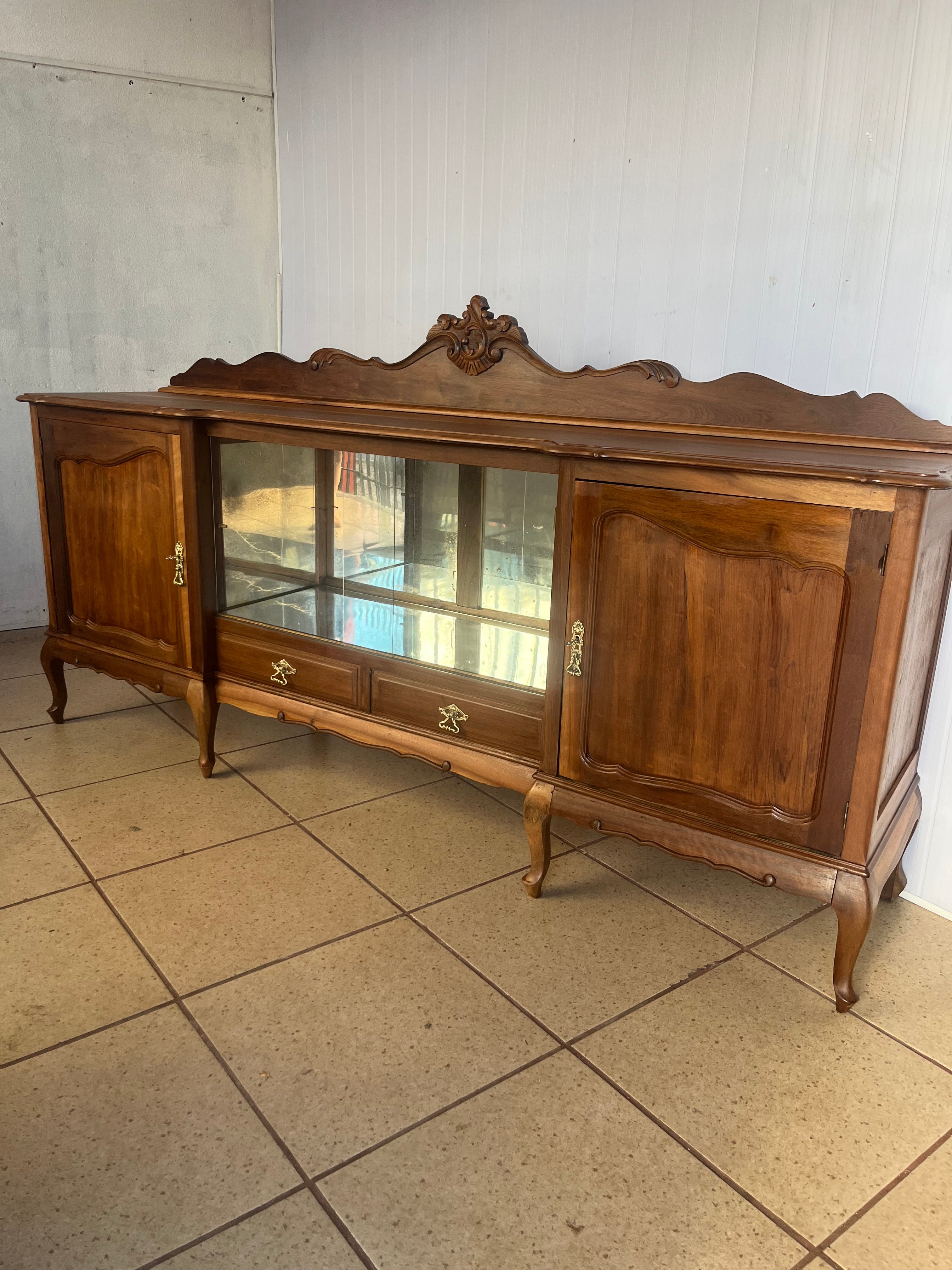 BELÍSSIMO BUFFET EM MADEIRA IMBUIA RESTAURADO