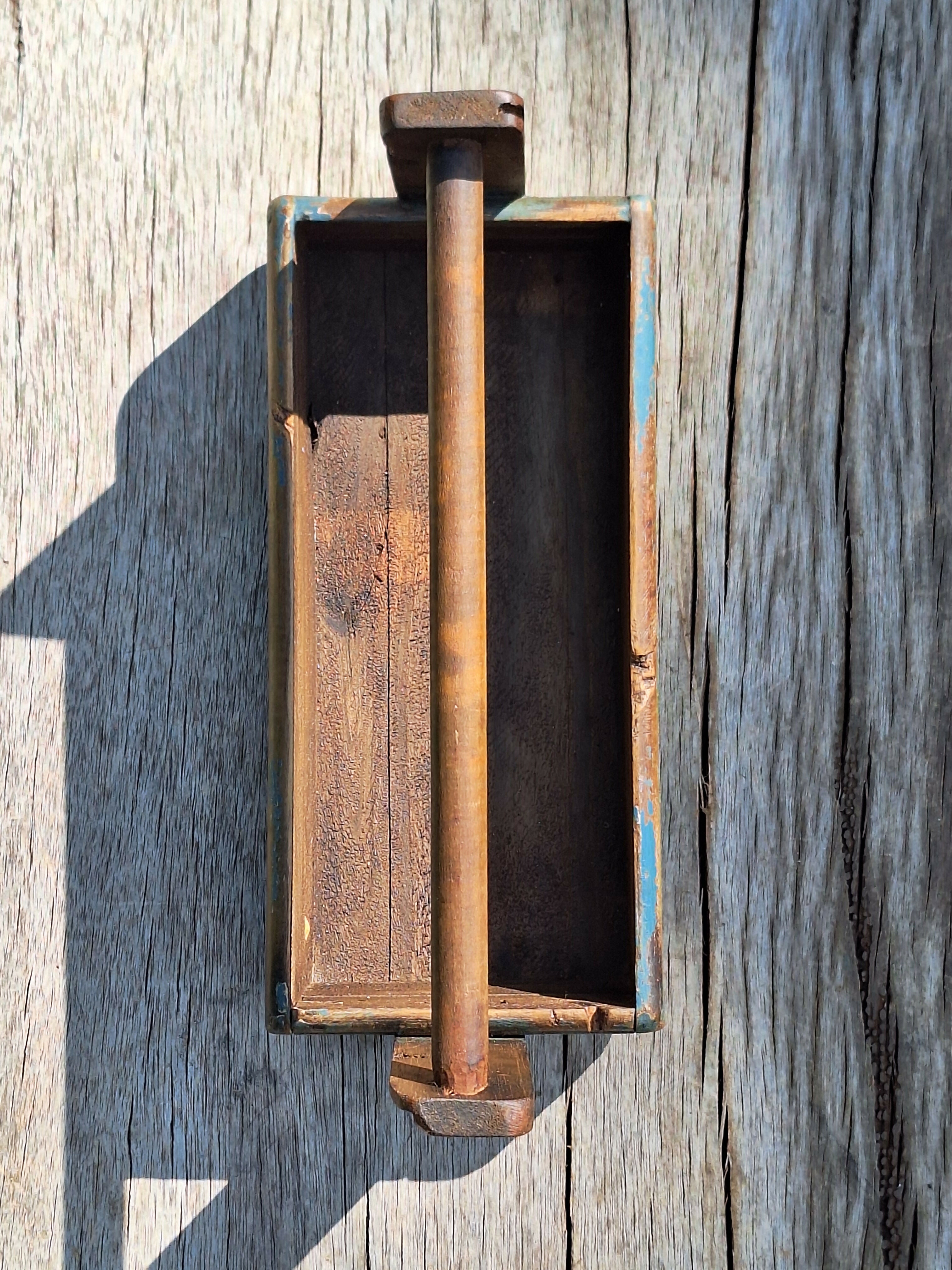 Caixa de Ferramenta Tinta Gasta Garimpo Mineiro