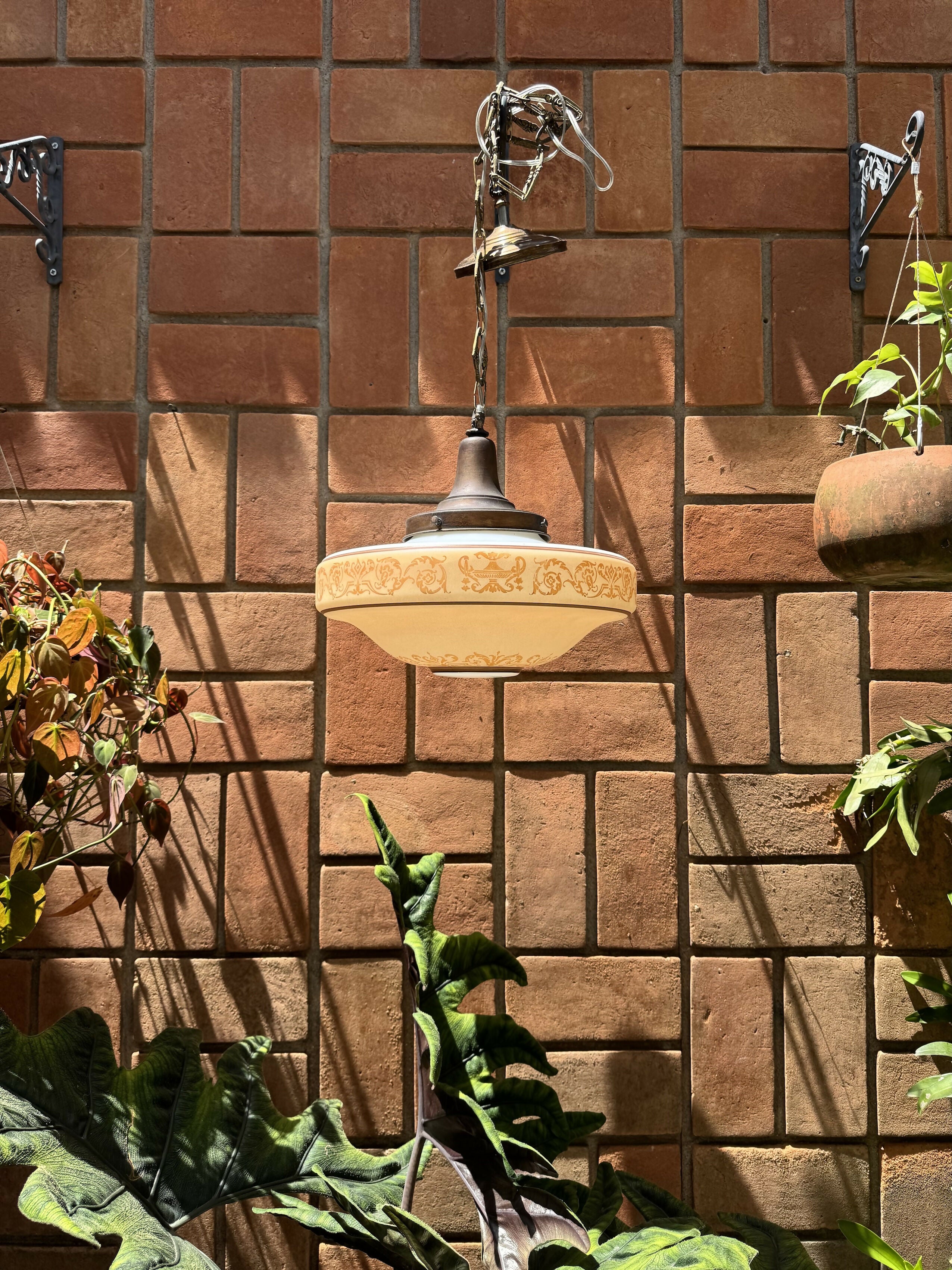 Luminária Pendente Muito Antiga em Opalina - Perfeito Estado