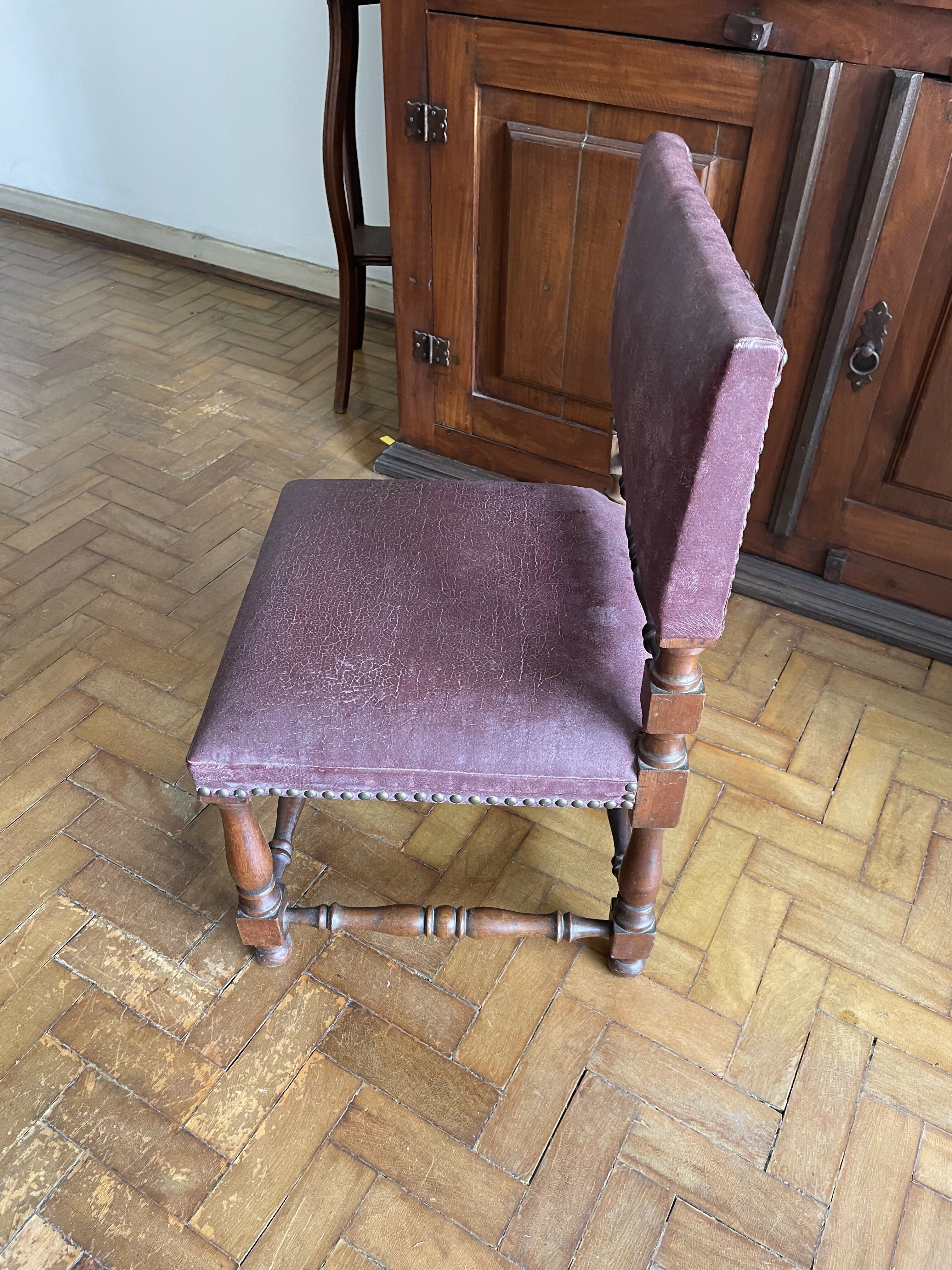 Cadeira Colonial baixa para calçar