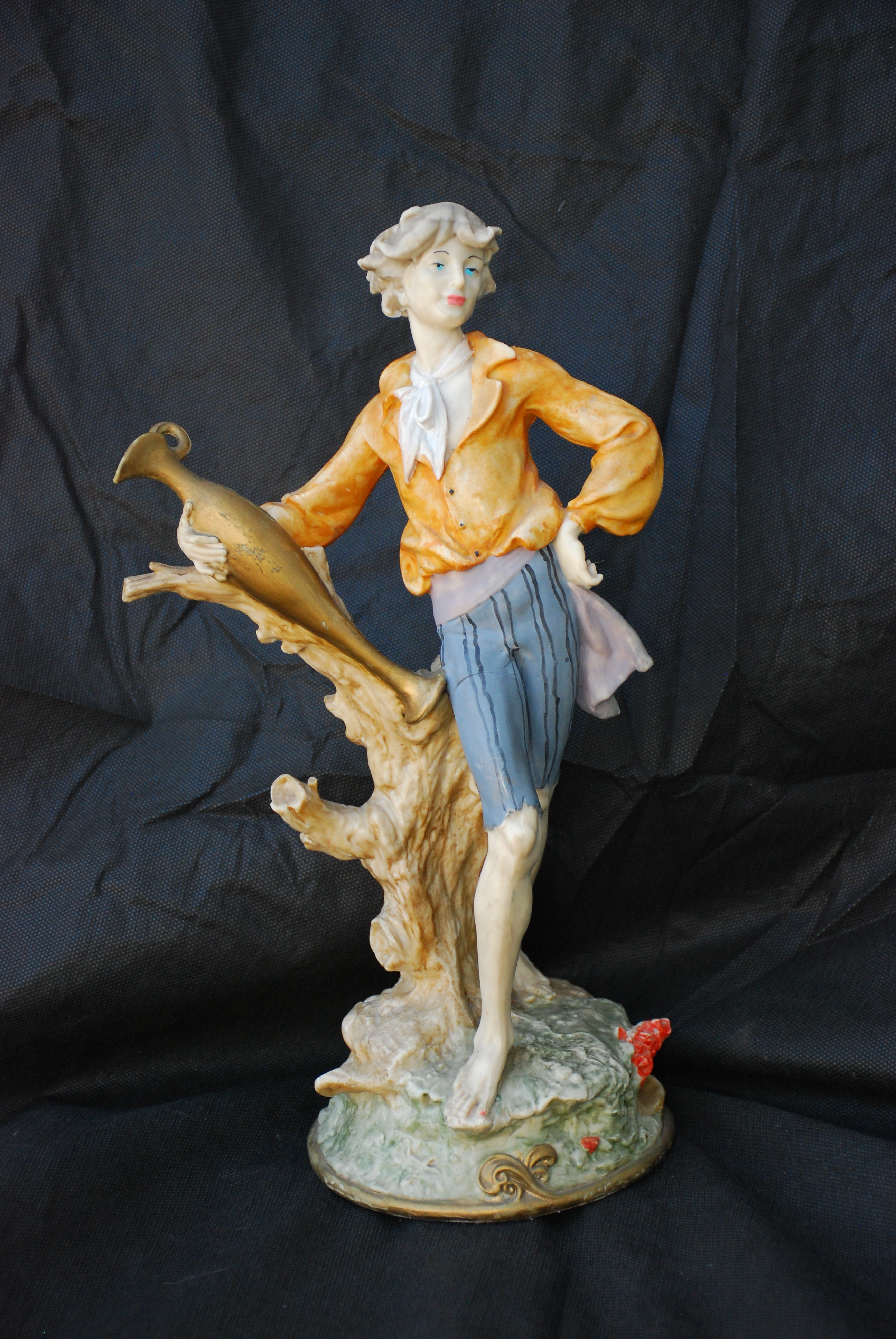 Escultura em resina com pintura policromada , italiana estilo clássico, anos 60