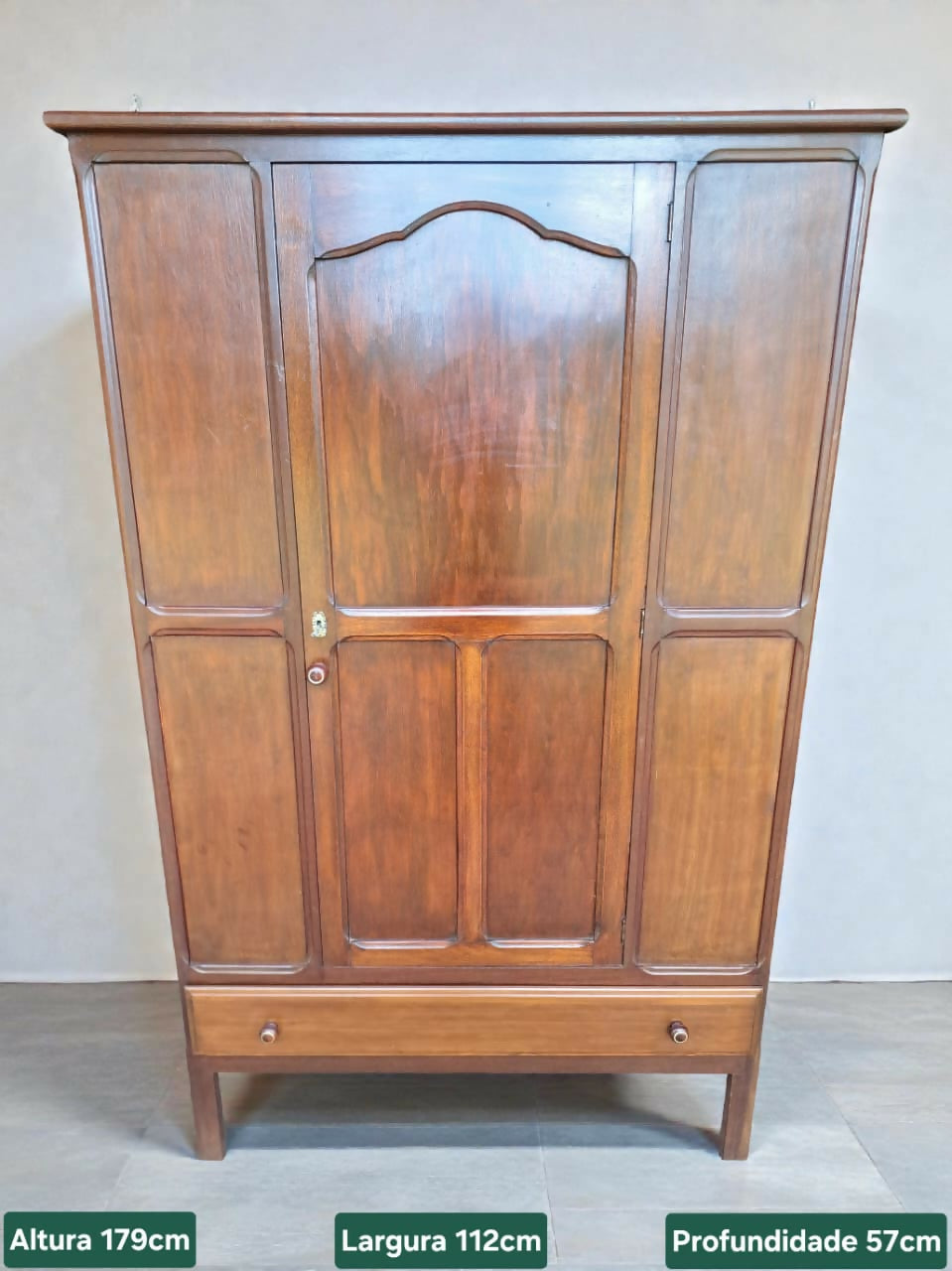 Guarda Roupas Antigo com influências Art Déco