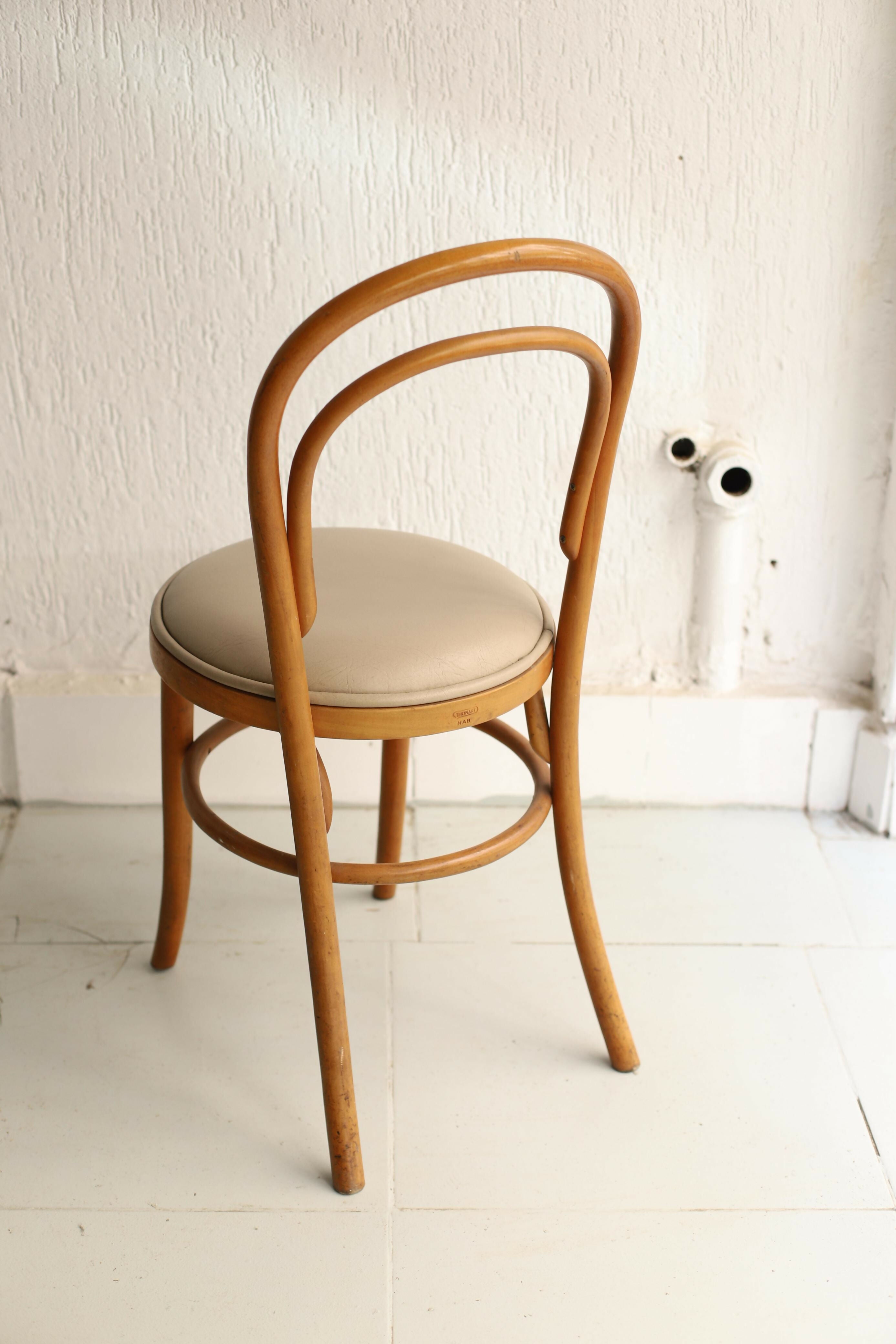 Cadeiras Thonet couro (valor da unidade)